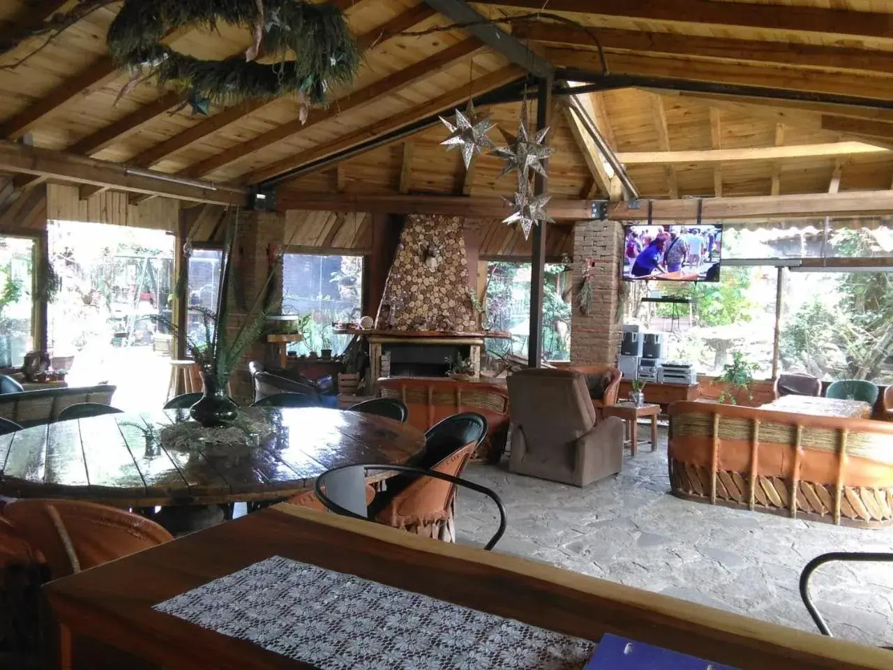 Lobby or reception in Hotel Cabaña Los Ruiseñores Lobby or reception in Hotel Cabaña Los Ruiseñores