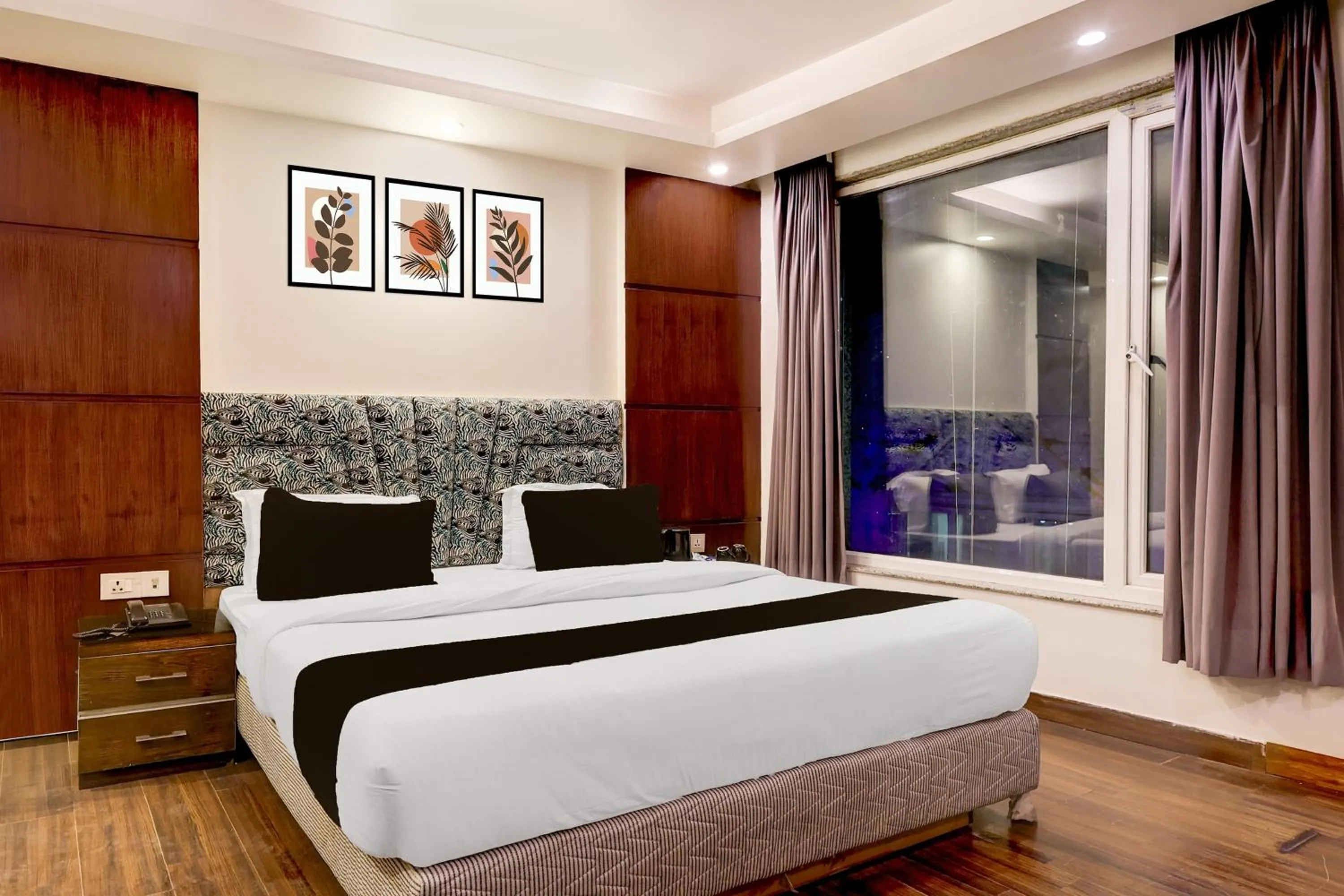 Bedroom, Bed in Super Townhouse Oak New Delhi Central Railway Junction Formerly Uppal International