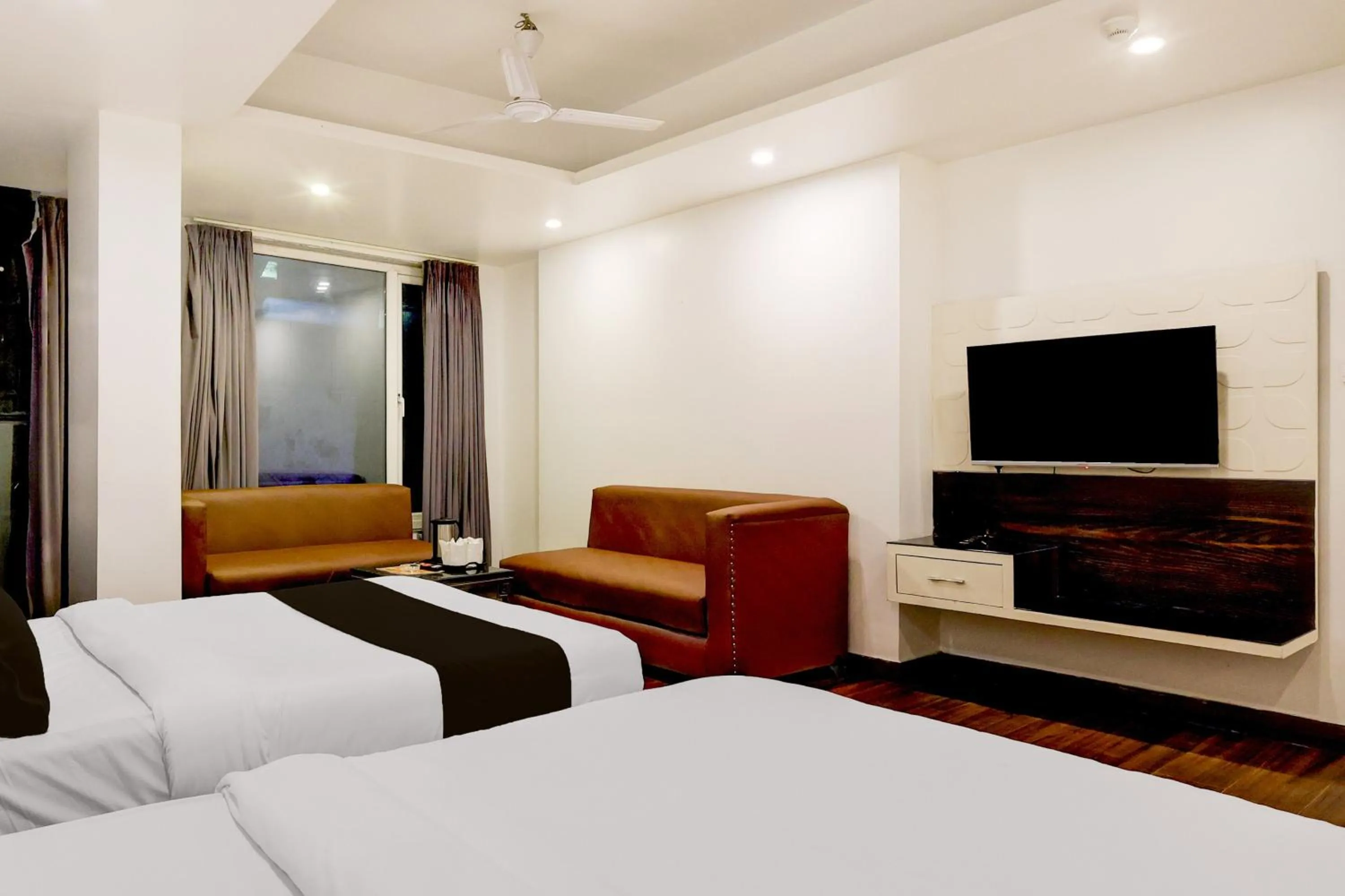 Bedroom, Bed in Super Townhouse Oak New Delhi Central Railway Junction Formerly Uppal International