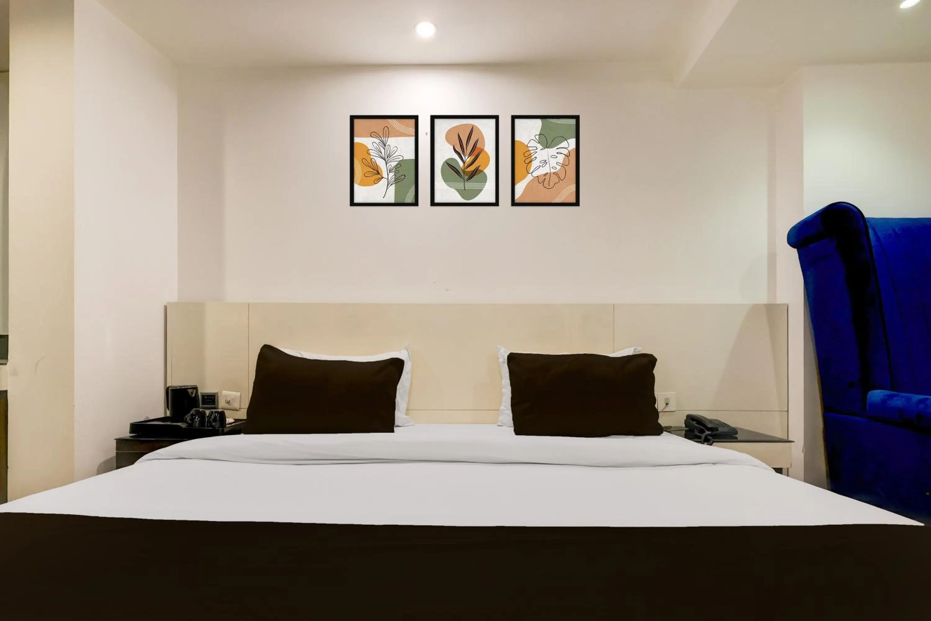 Bedroom, Bed in Super Townhouse Oak New Delhi Central Railway Junction Formerly Uppal International