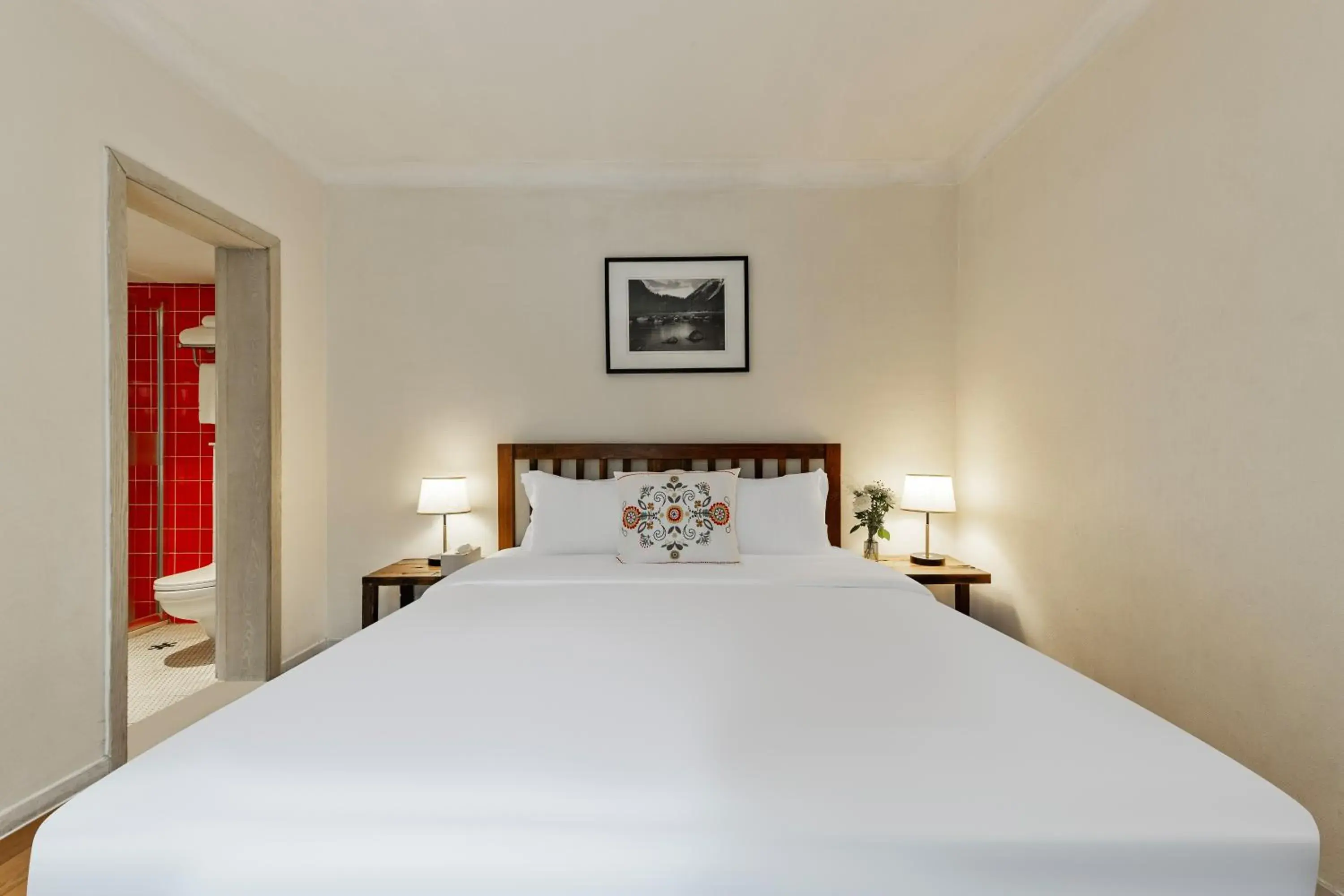 Bedroom, Bed in 6號花園別墅酒店 Shenzhen No'6 Garden Villa --French Window with garden view,Close to Sea World &Shekou Ferry Port &K11 Ecoast &Subway Nearby ,Offer Western food and coffee &English speaking with tour services Bedroom, Bed in 6號花園別墅酒店 Shenzhen No'6 Garden Villa --French Window with garden view,Close to Sea World &Shekou Ferry Port &K11 Ecoast &Subway Nearby ,Offer Western food and coffee &English speaking with tour services