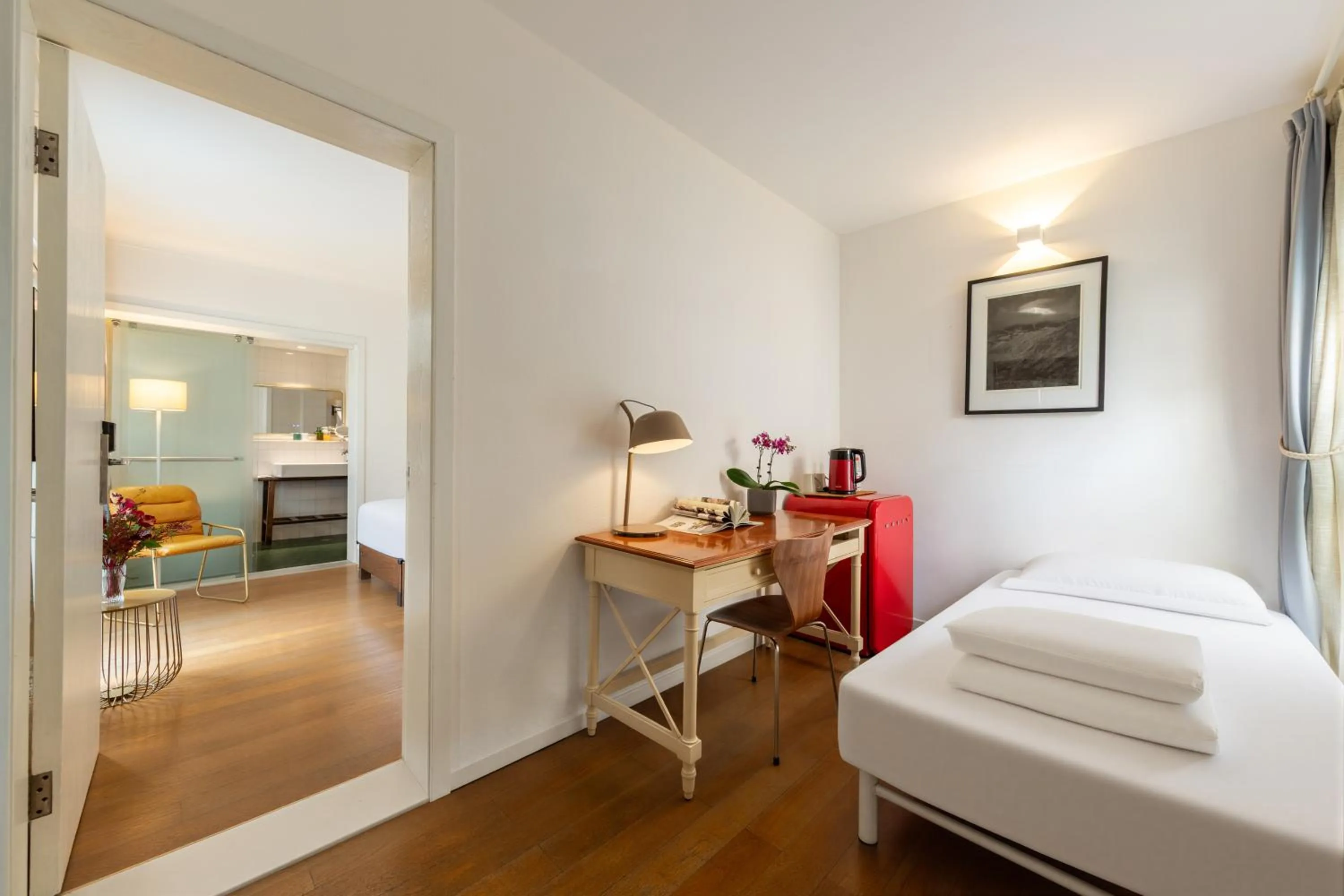 Photo of the whole room, Bed in Shenzhen No'6 Garden Villa