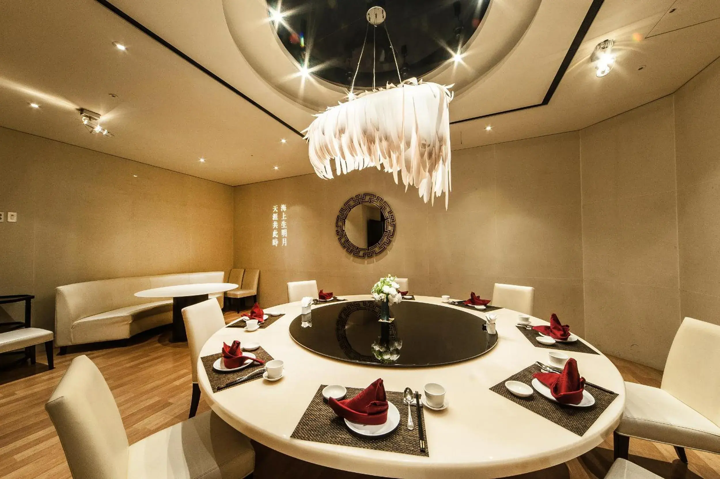 Restaurant/places to eat in The Riverside Hotel Restaurant/places to eat in The Riverside Hotel