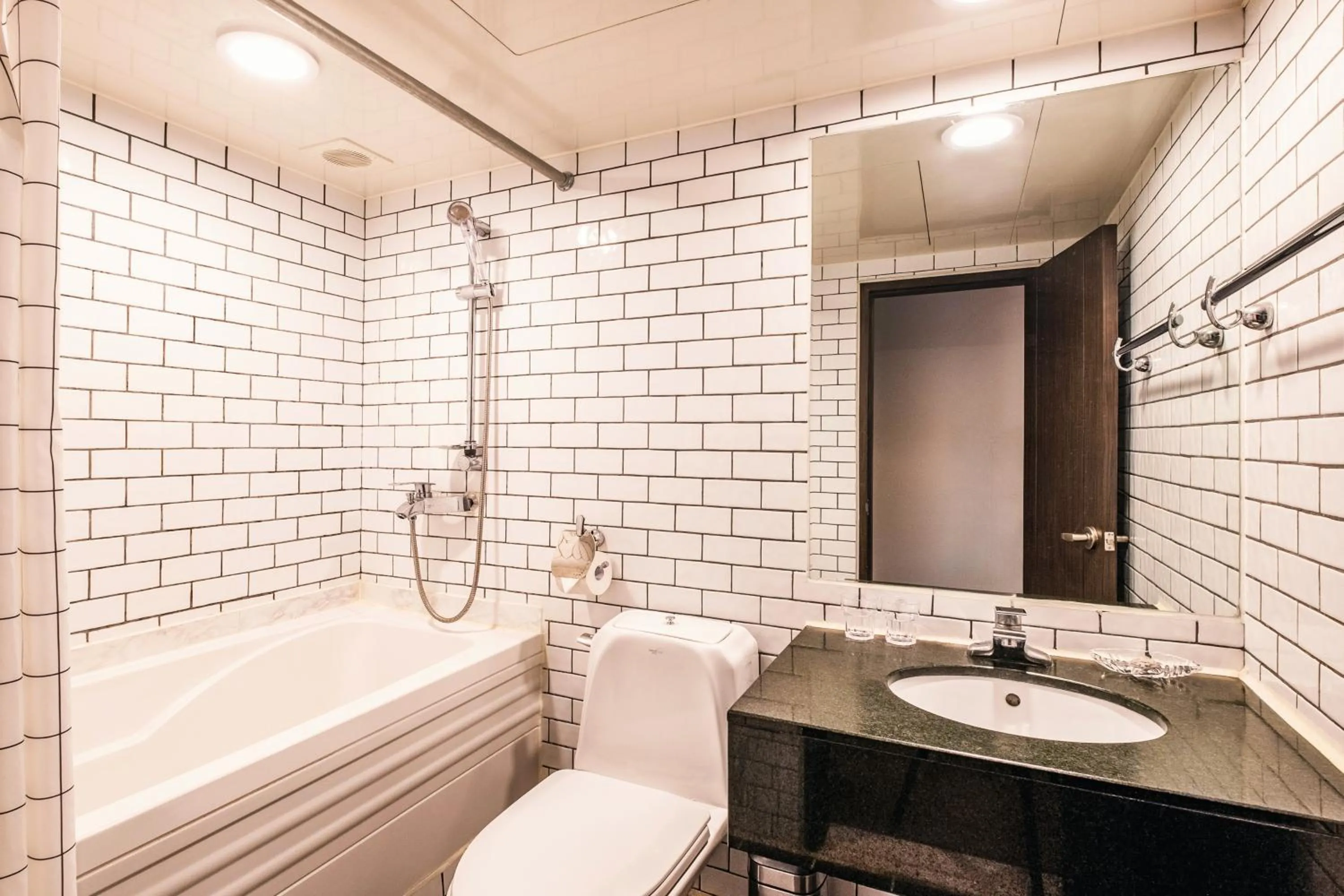 Bathroom in The Riverside Hotel