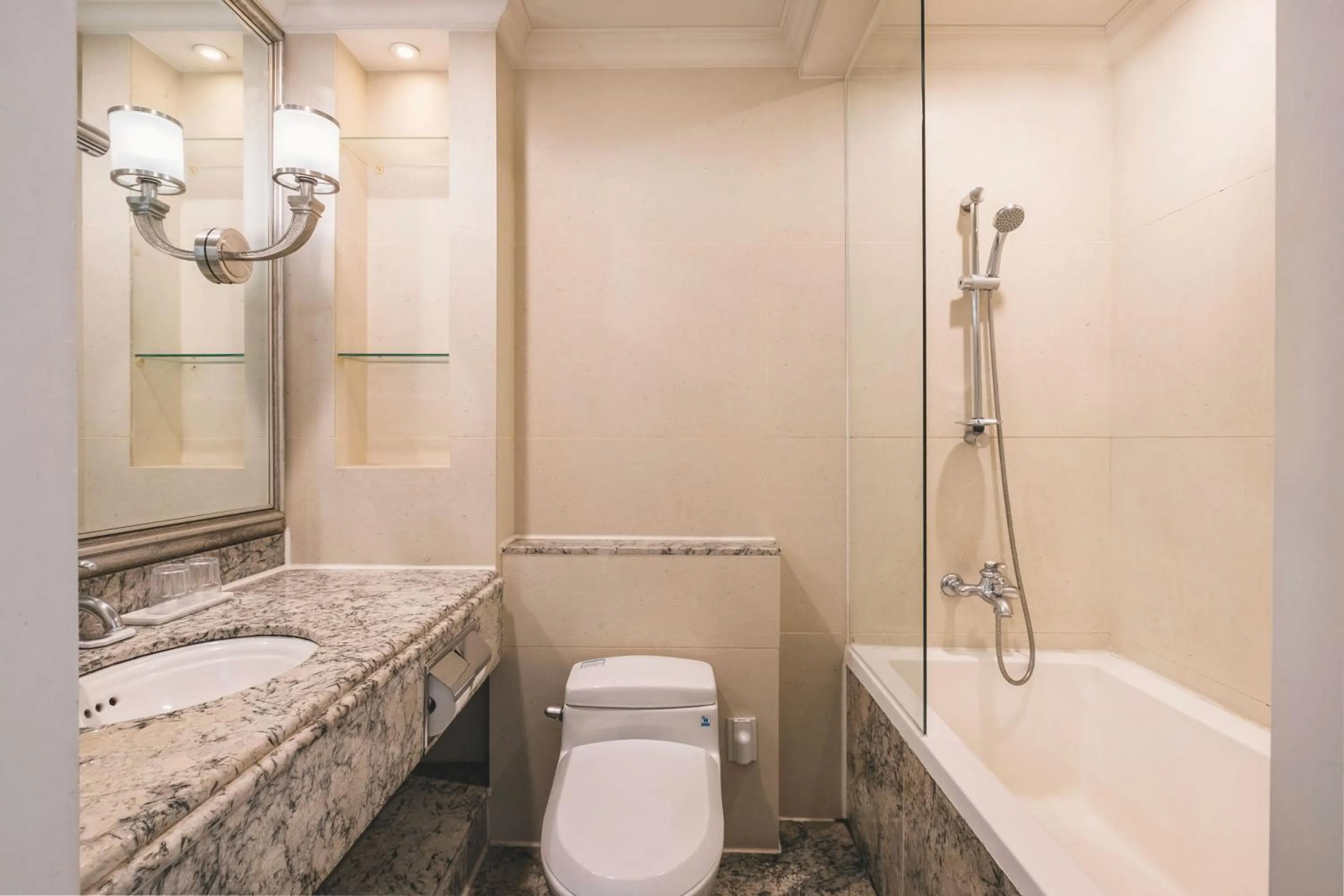 Toilet in The Riverside Hotel