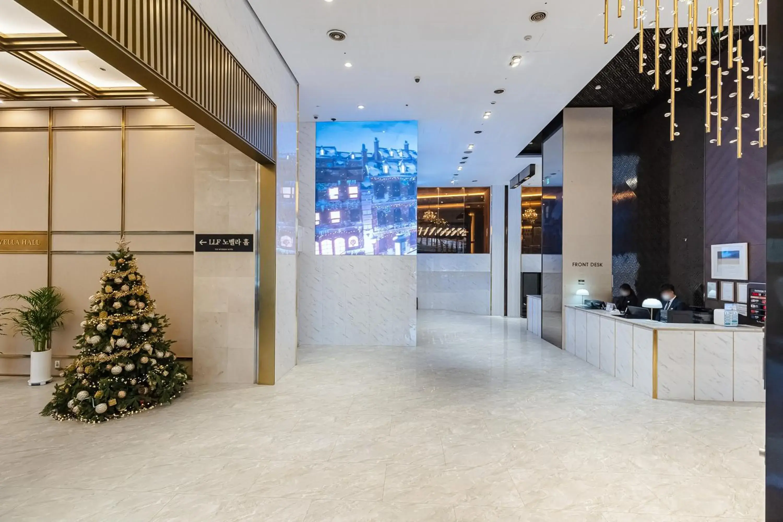 Lobby or reception in The Riverside Hotel Lobby or reception in The Riverside Hotel