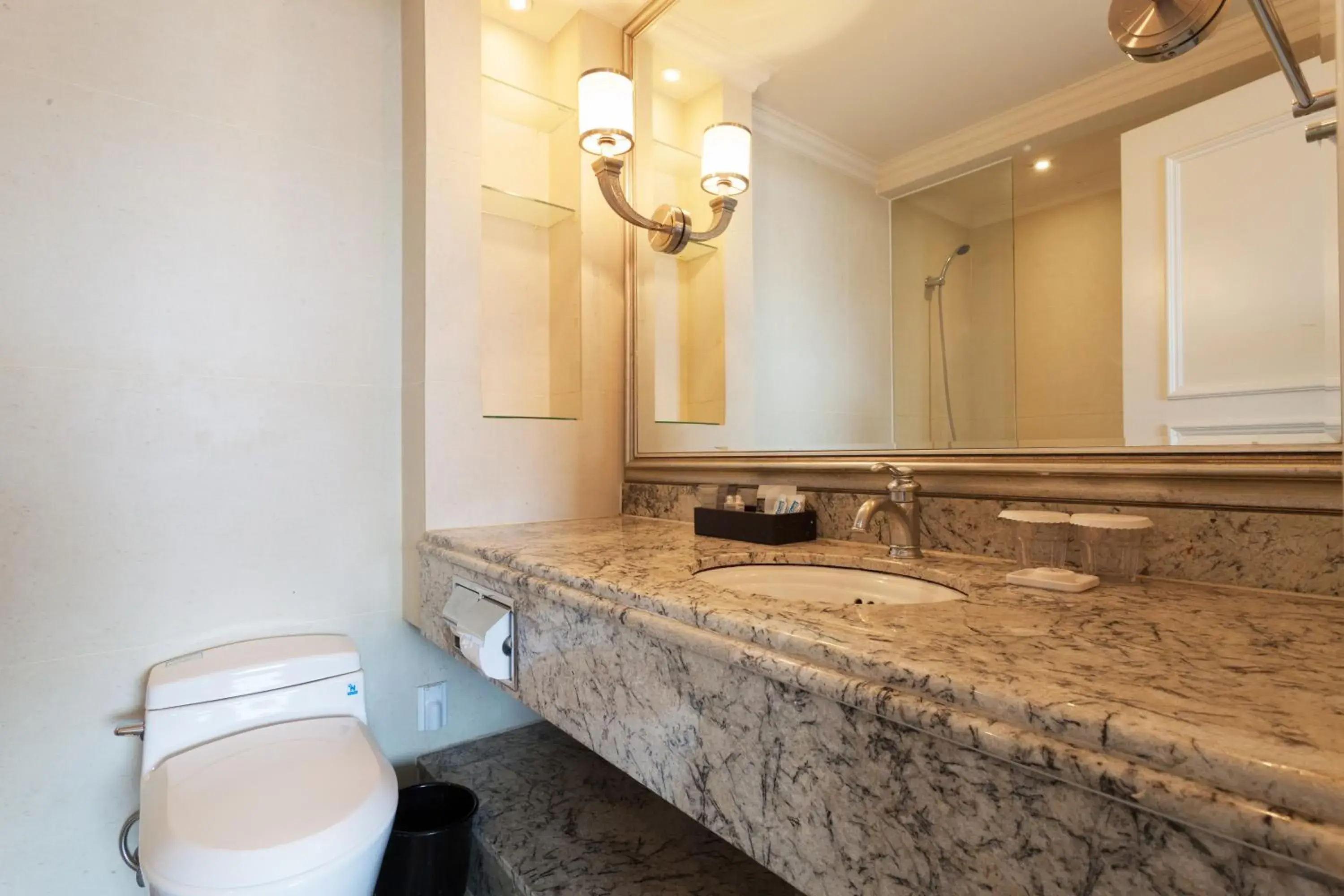 Bathroom in The Riverside Hotel Bathroom in The Riverside Hotel