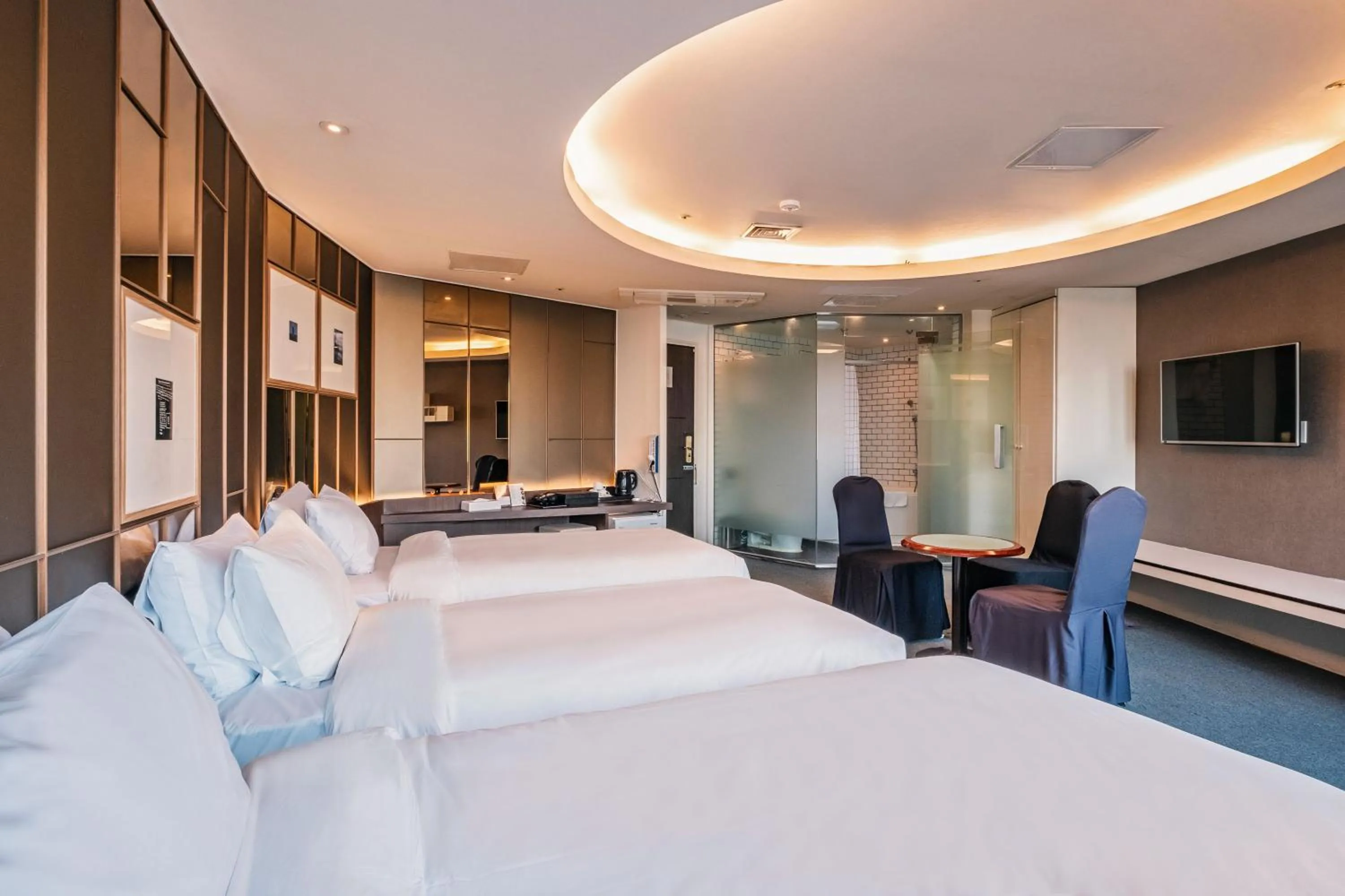 Bed in The Riverside Hotel