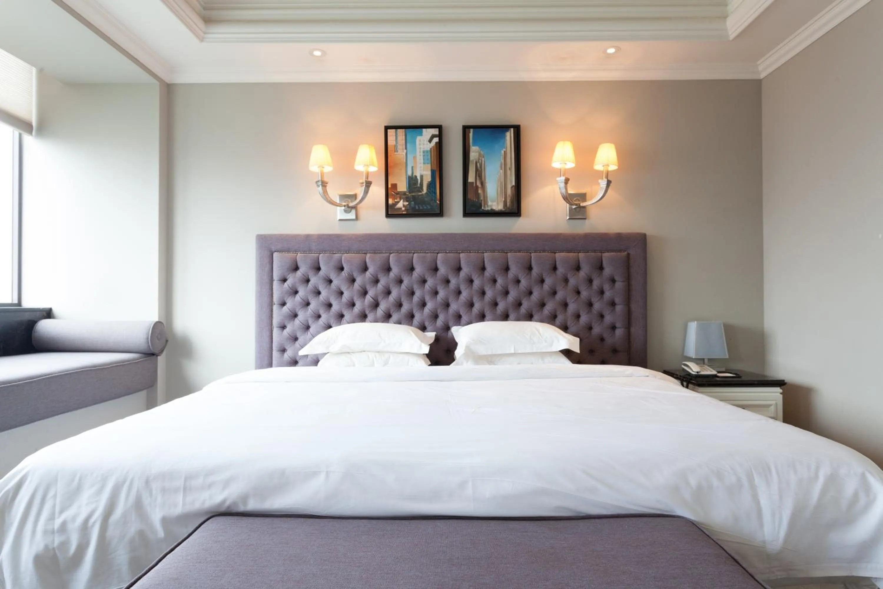 Photo of the whole room, Bed in The Riverside Hotel