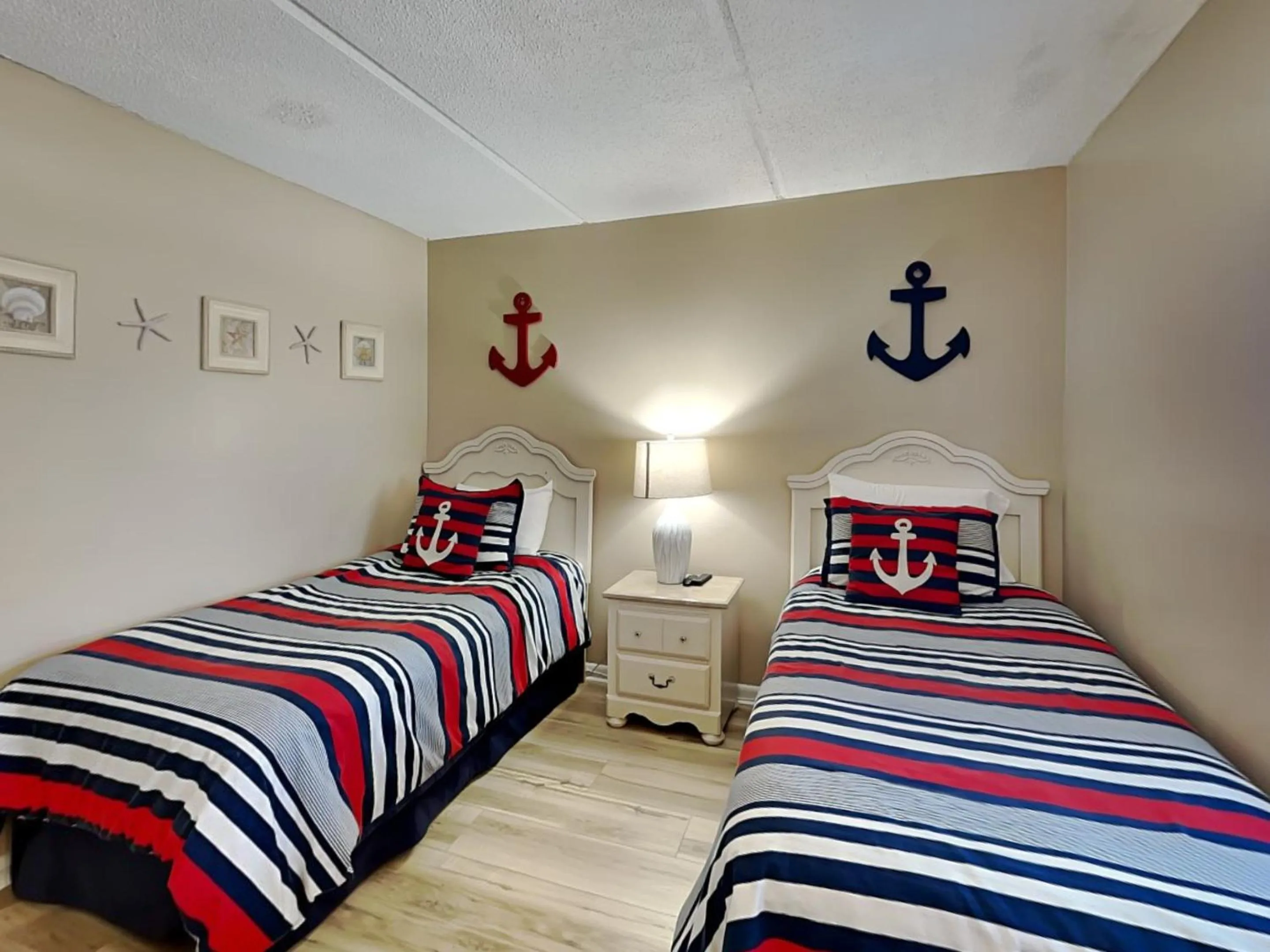 Bed in Jacksonville Beachdrifter 406