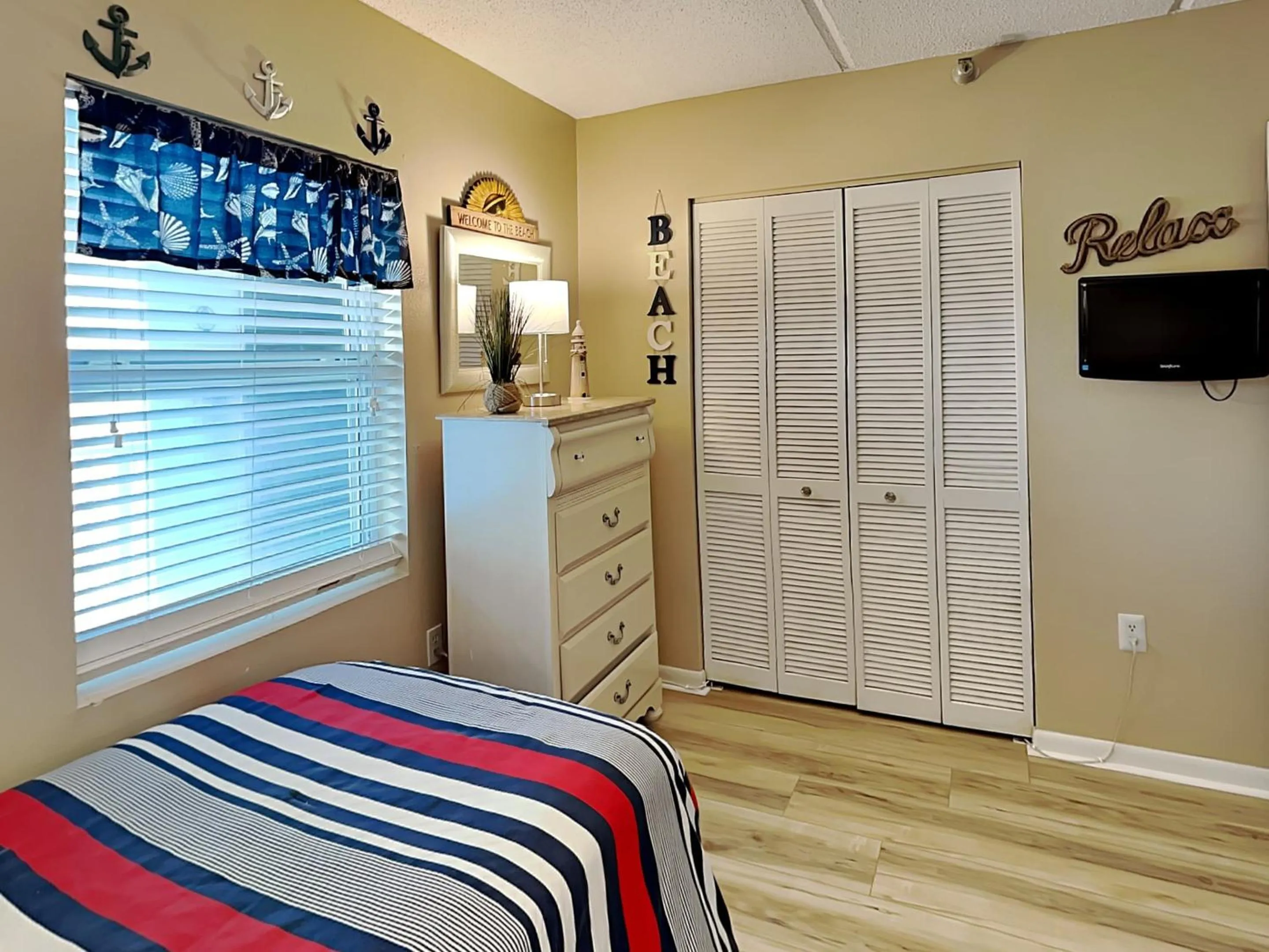 Bed in Jacksonville Beachdrifter 406