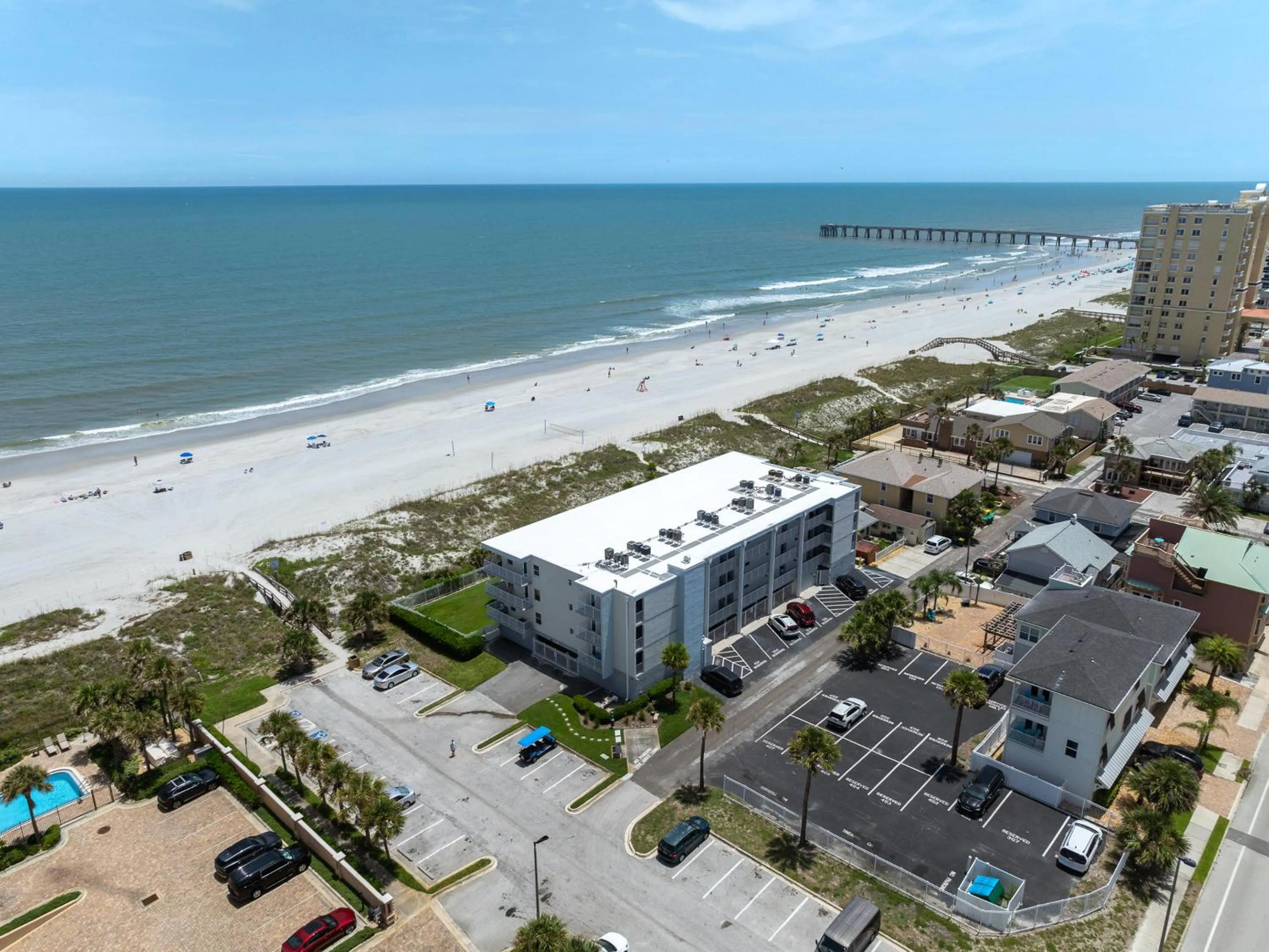 Property building in Jacksonville Beachdrifter 406