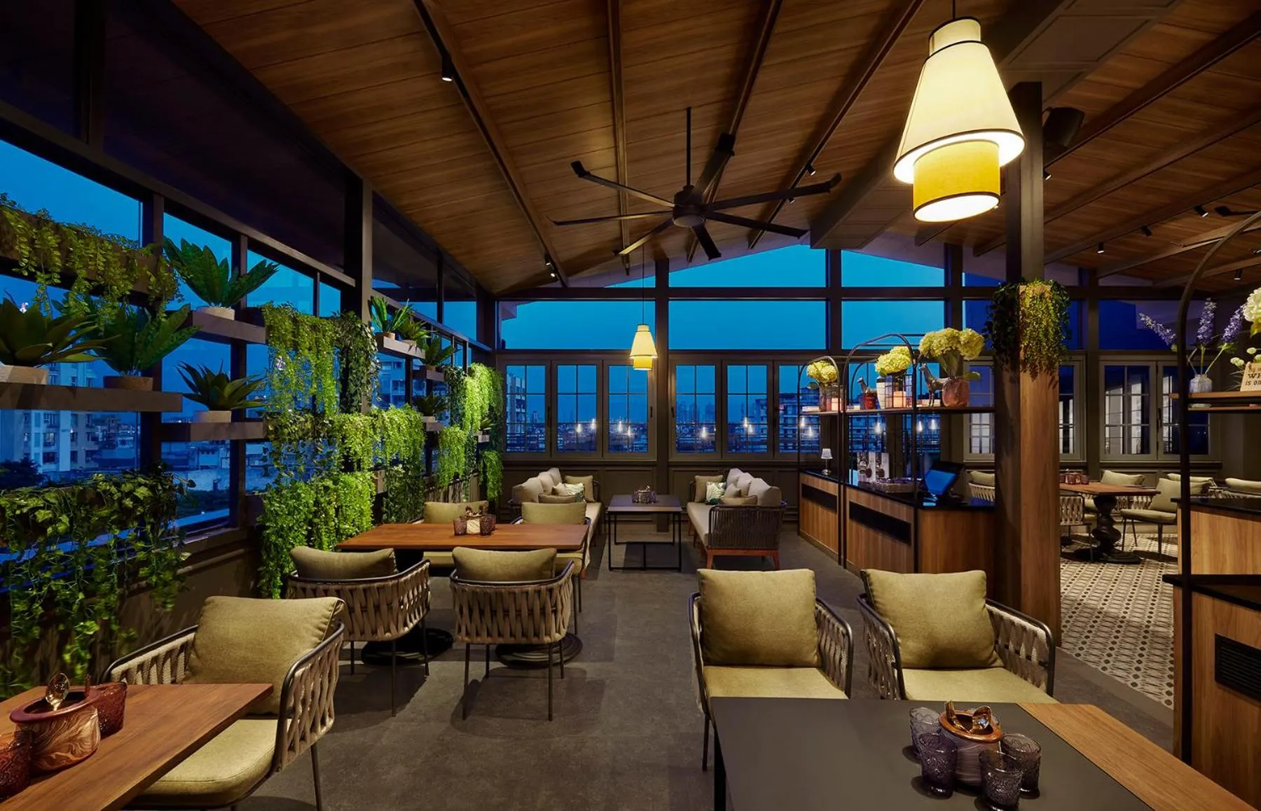 Restaurant/places to eat in Hyatt Centric Ballygunge Kolkata