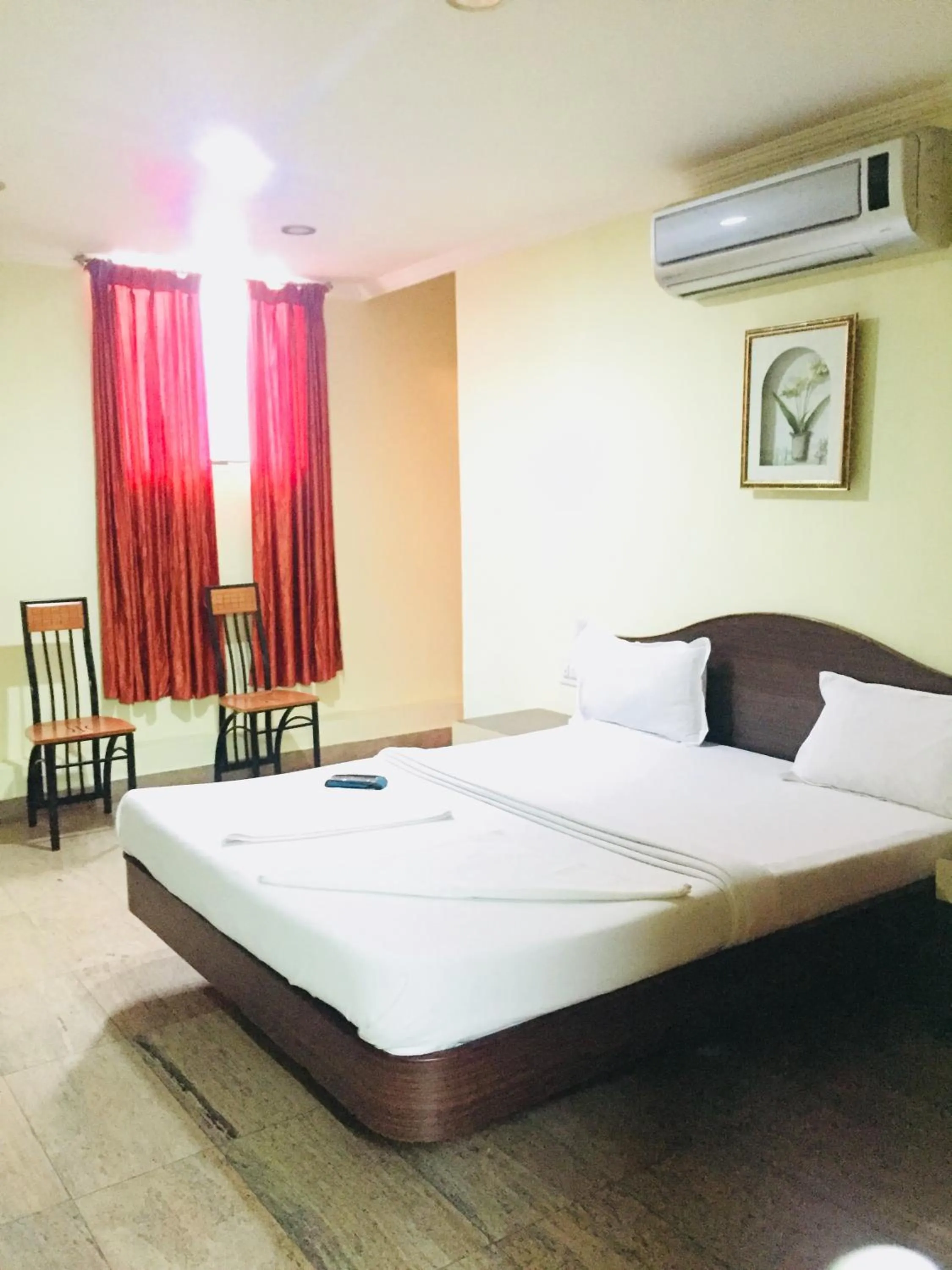 Living room, Bed in Kingston Palace