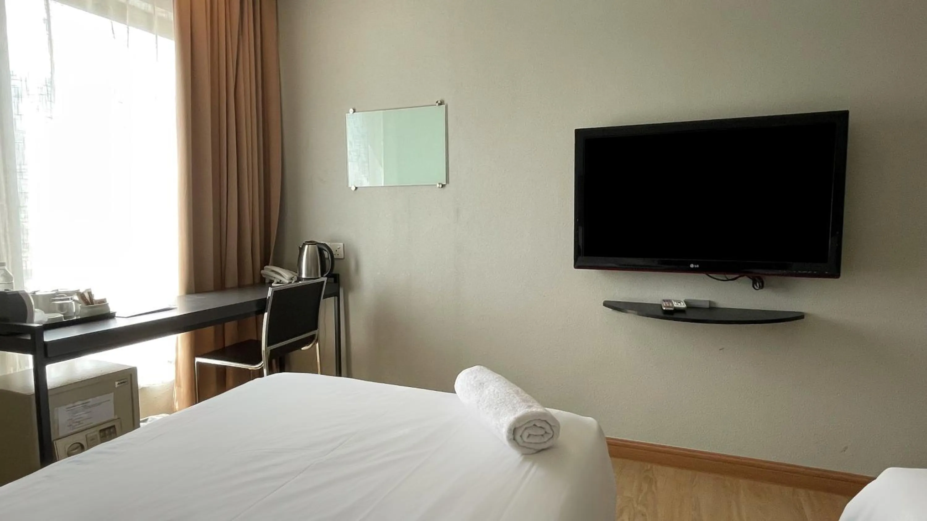 Bed in The Leverage Business Hotel - Rawang