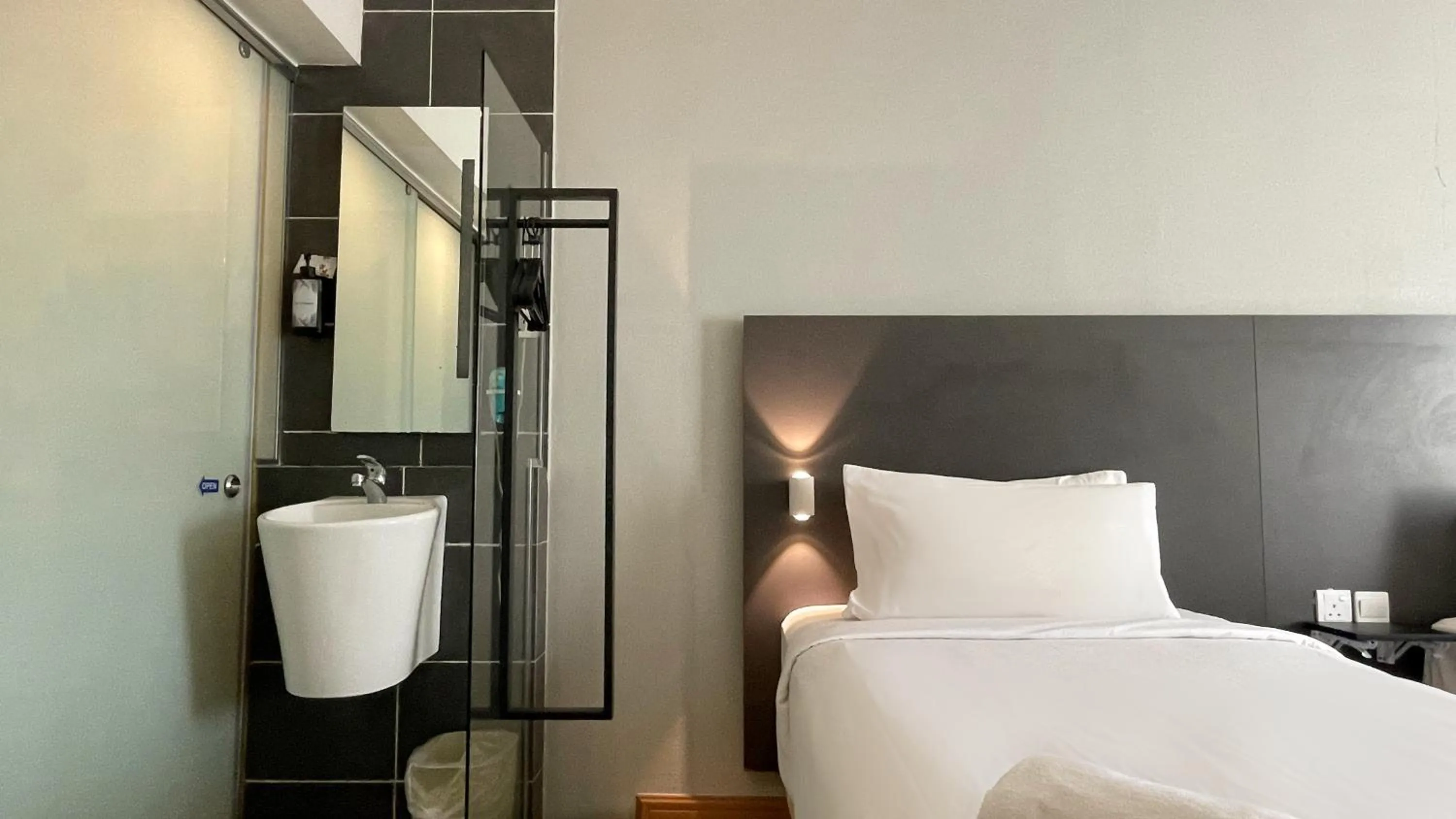 Bed in The Leverage Business Hotel - Rawang