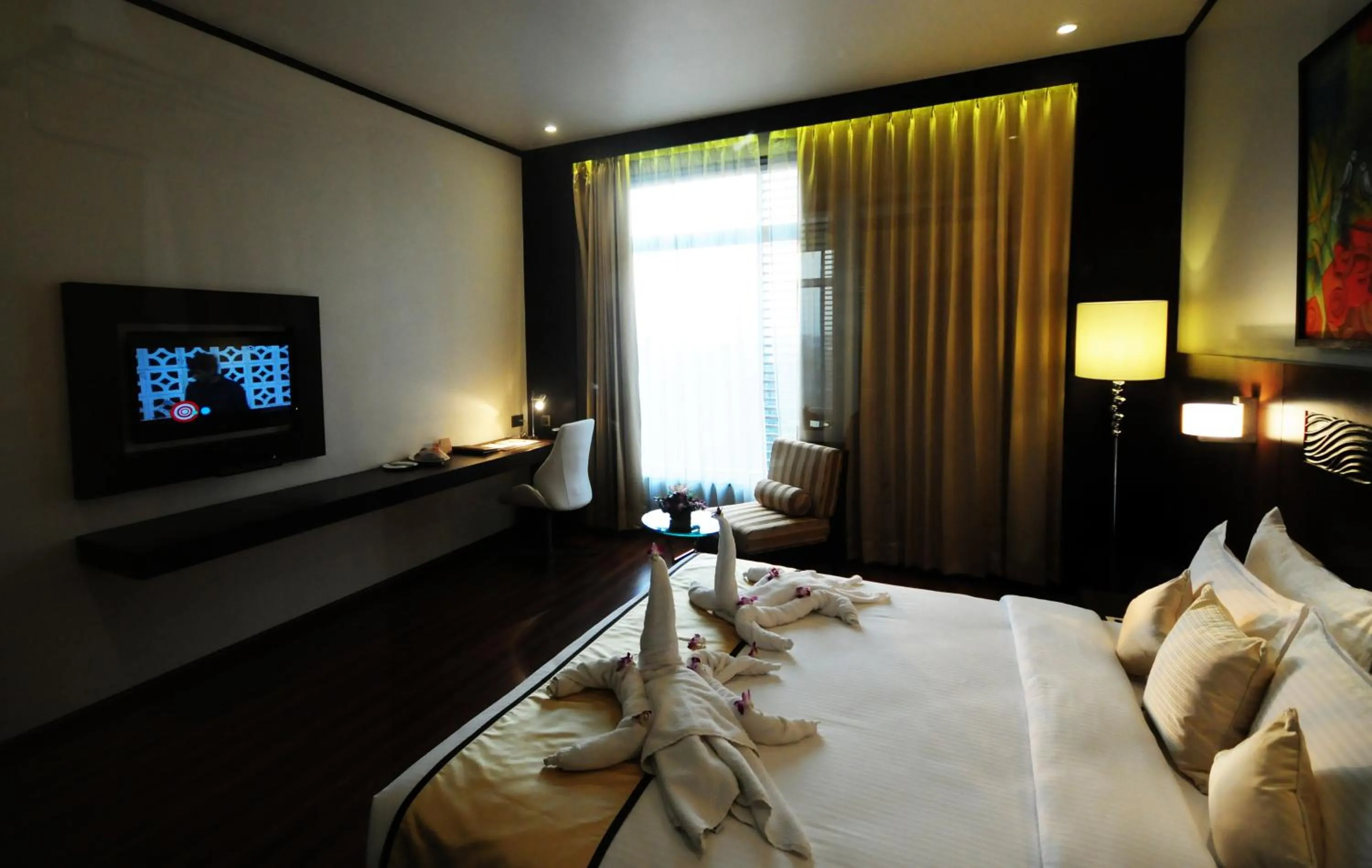 Photo of the whole room, Bed in Monotel