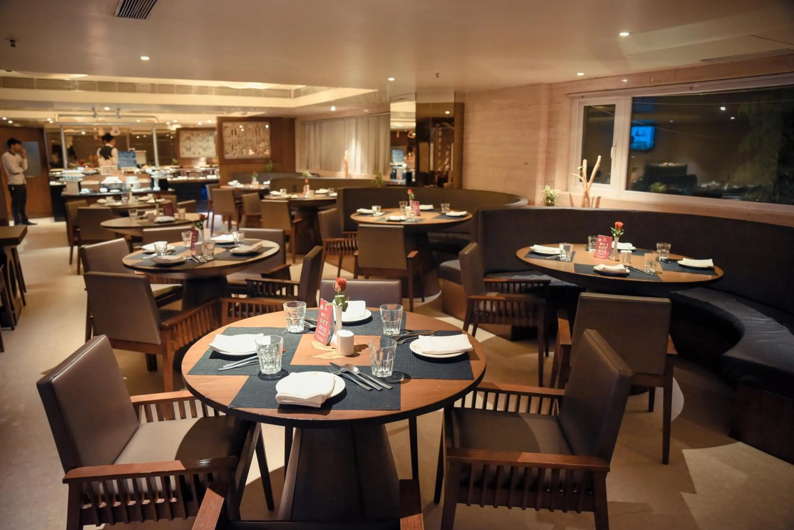 Restaurant/places to eat in Monotel