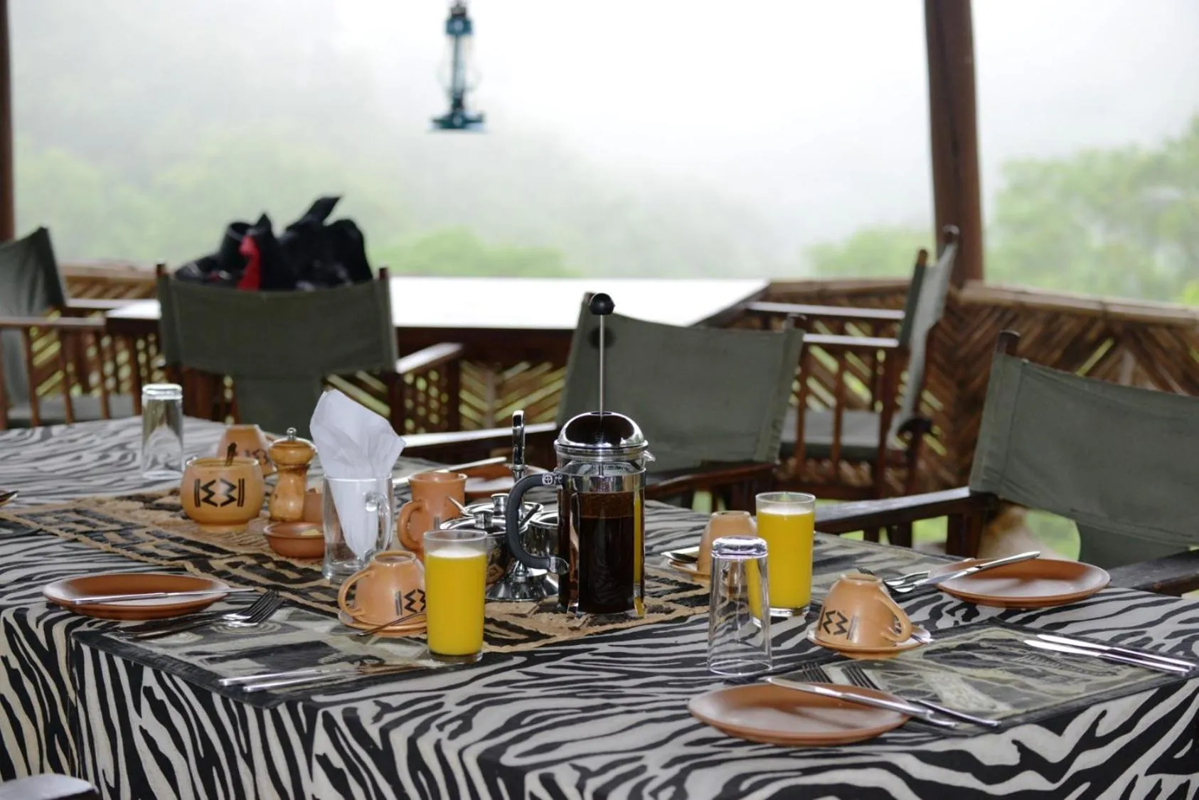 Food and drinks in Sable Mountain Lodge, A Tent with a View Safaris
