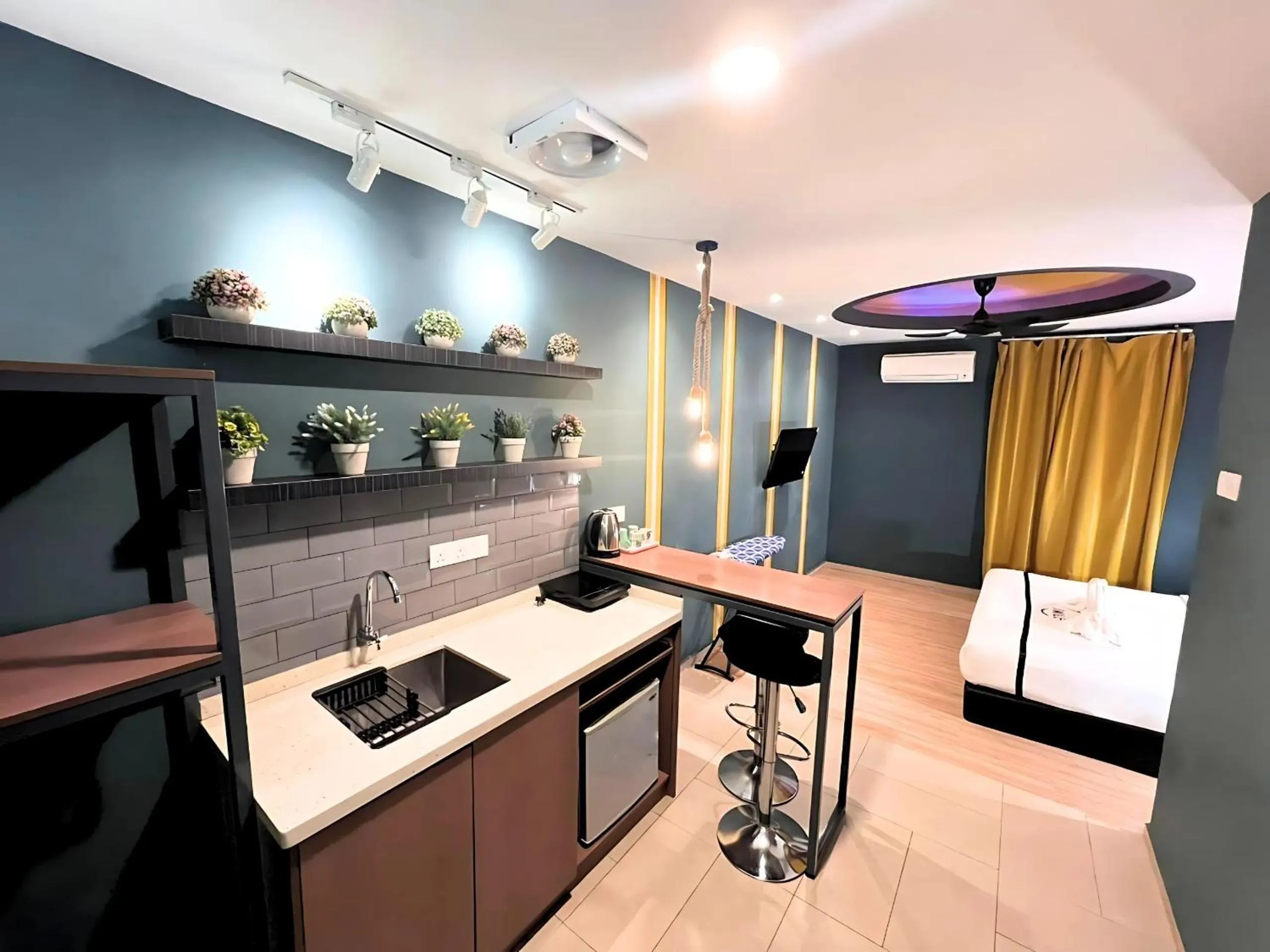 Kitchen or kitchenette in Smile Hotel Subang USJ