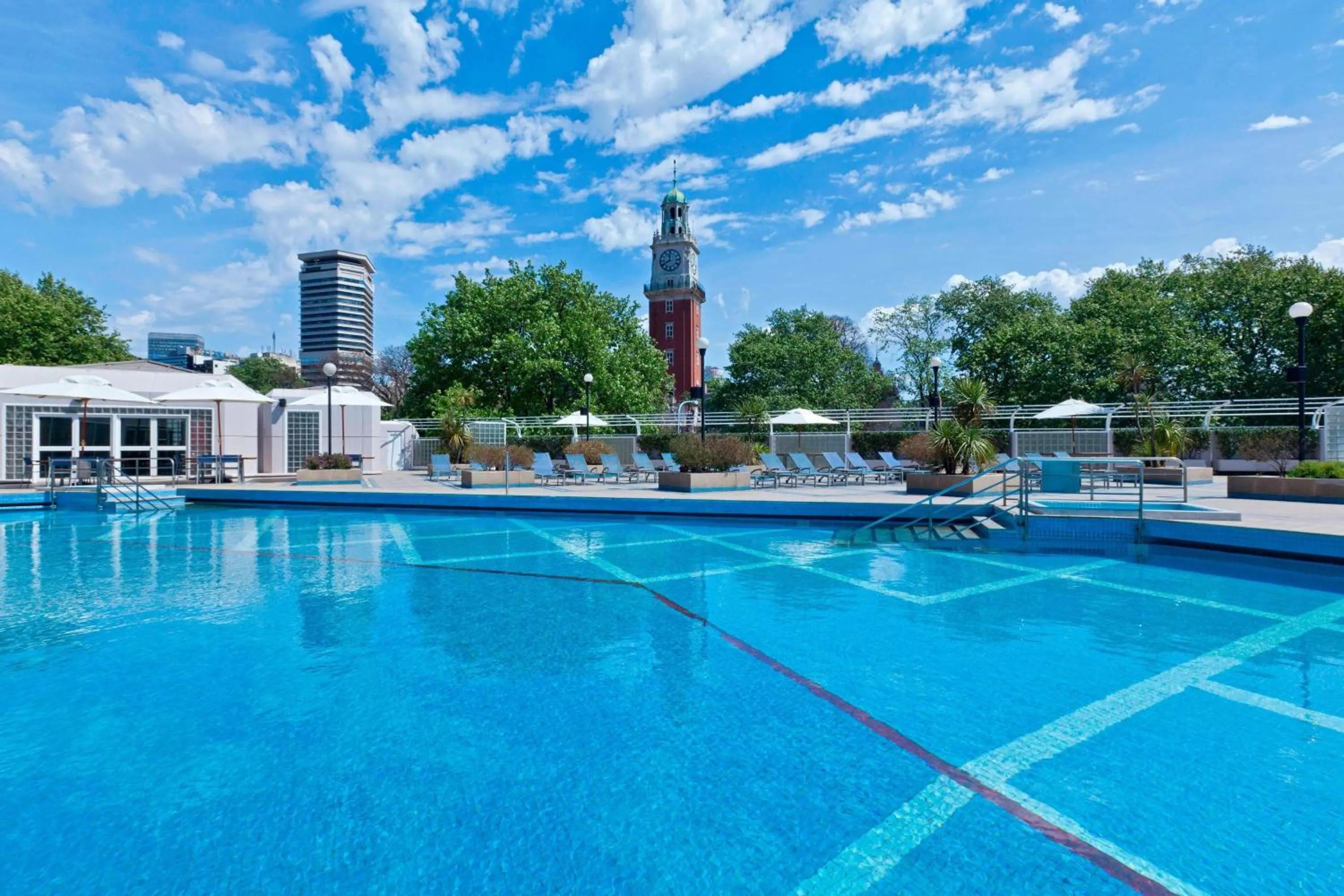 Swimming pool in Sheraton Buenos Aires Hotel & Convention Center