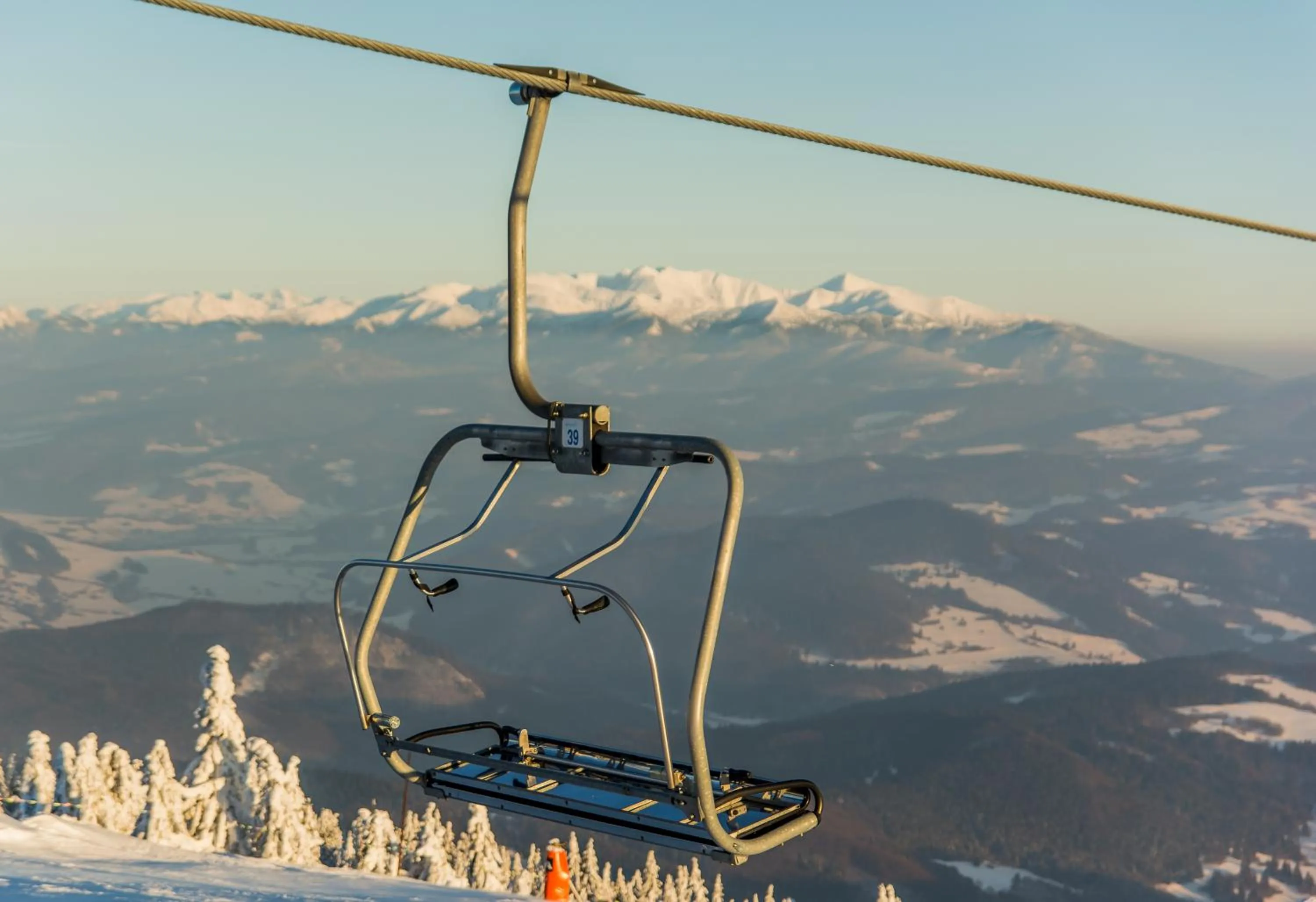 Skiing in Hotel Green