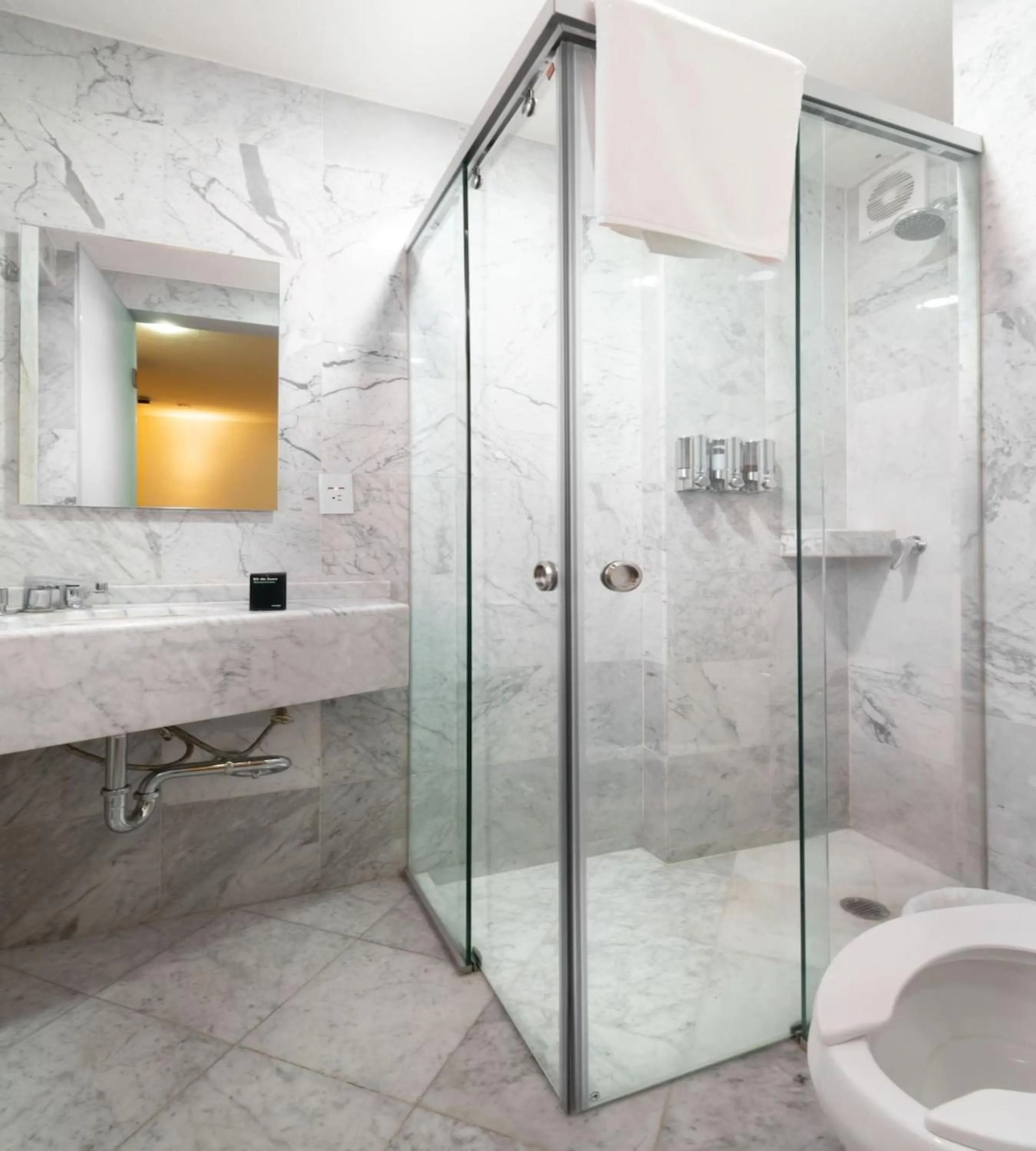 Bathroom in Capital O Df Inn, Ciudad de Mexico