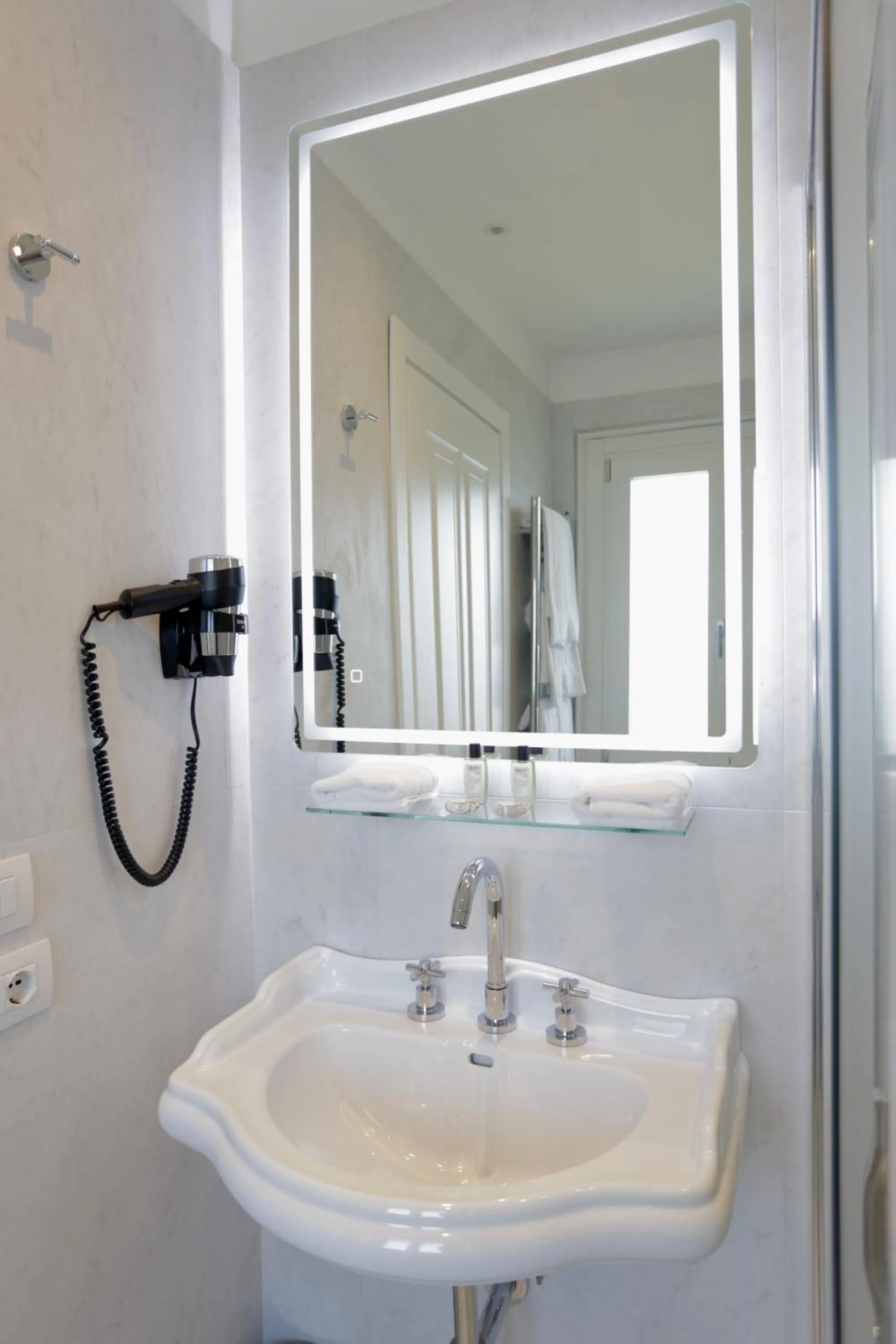 Bathroom in La Villetta Suite