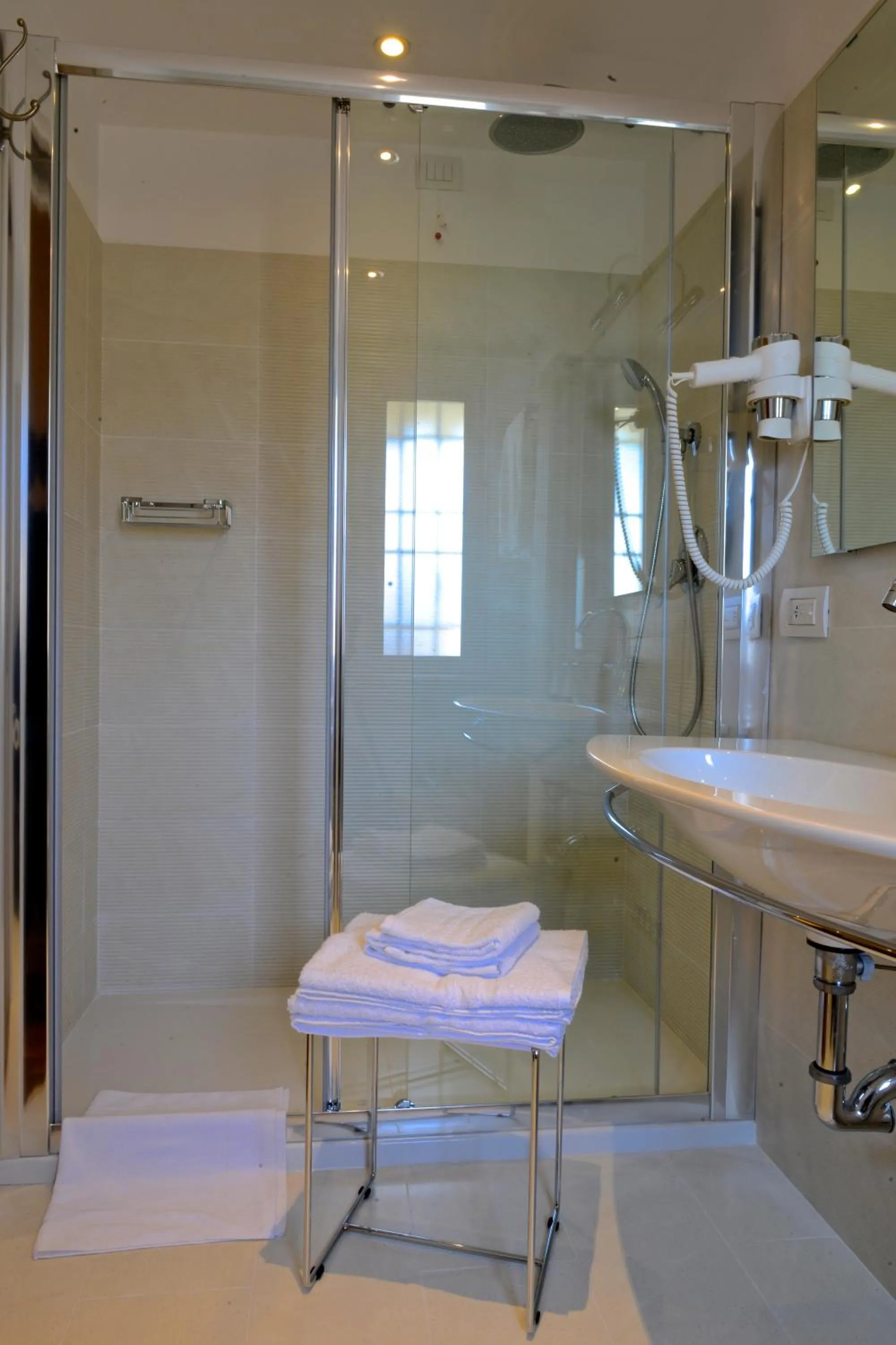 Bathroom in La Villetta Suite