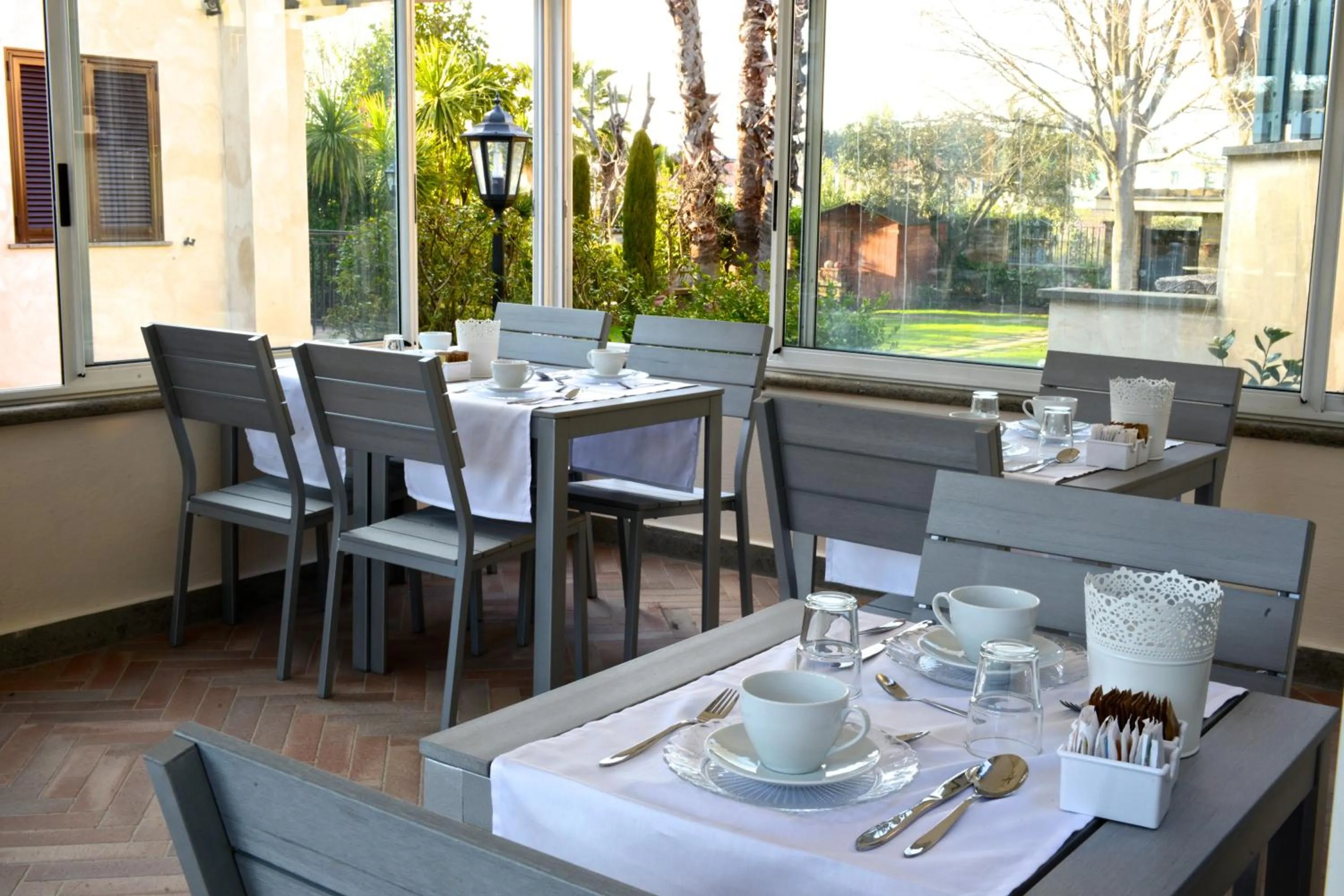 Restaurant/places to eat in La Villetta Suite