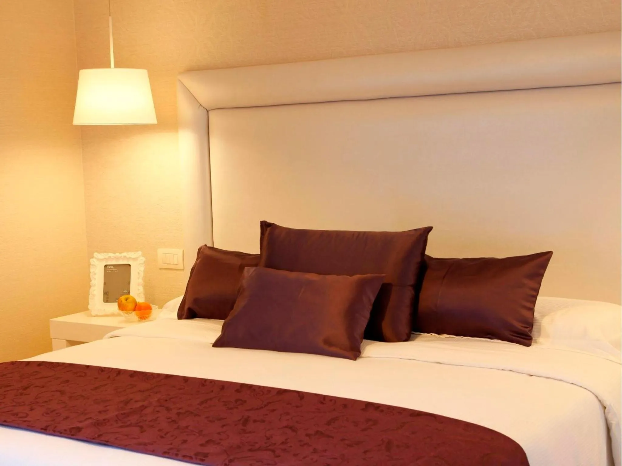 Decorative detail, Bed in La Villetta Suite