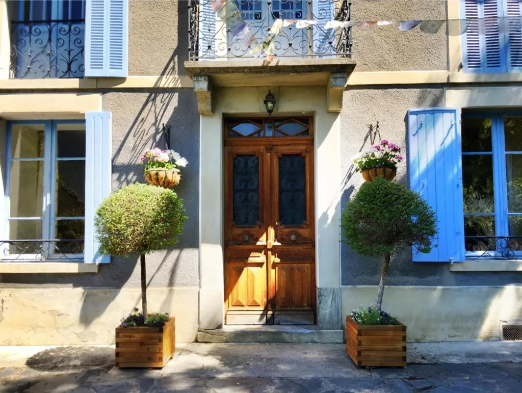 Facade/entrance in Papilio