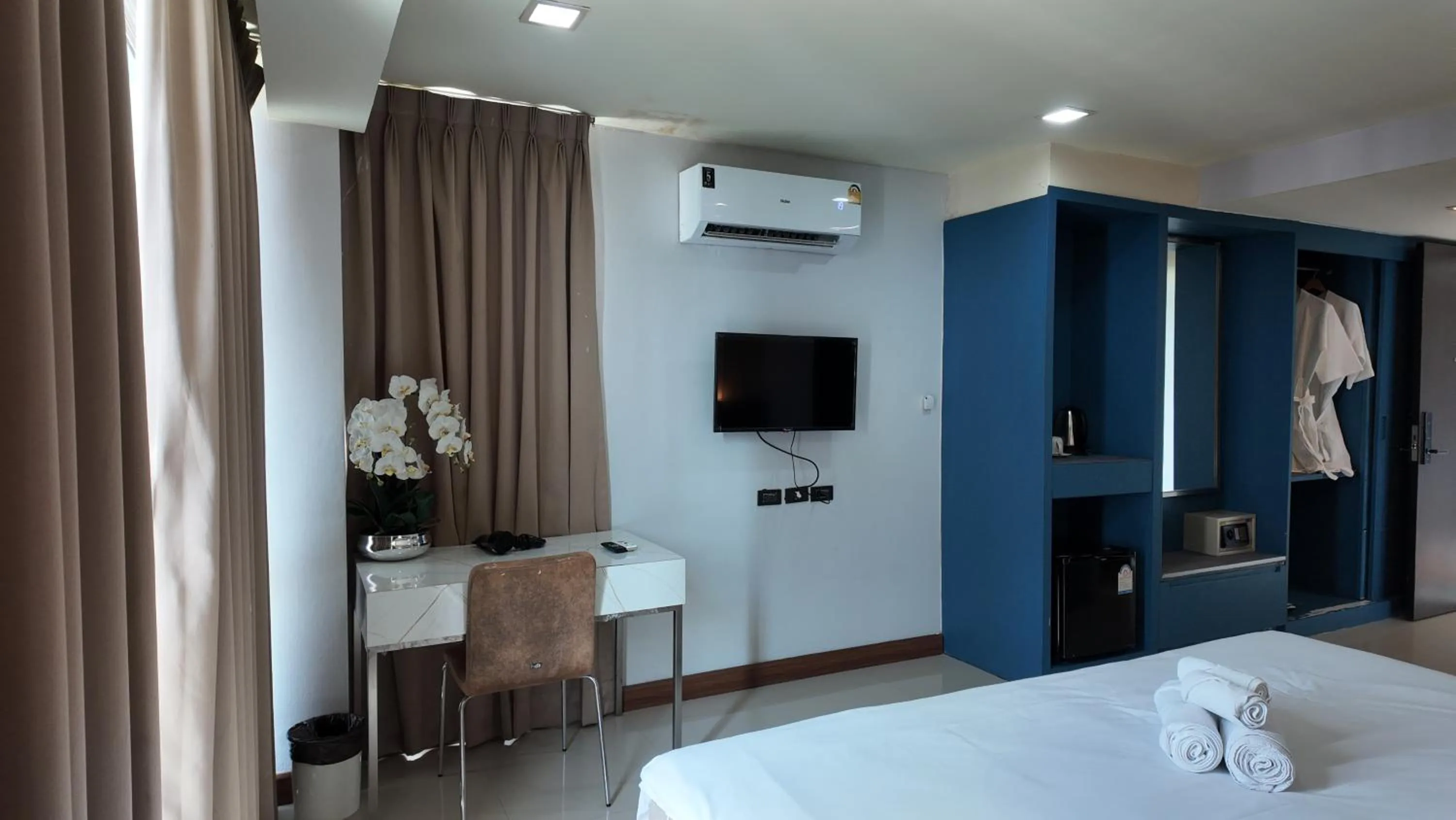 Photo of the whole room in The Solac At Srinakarin