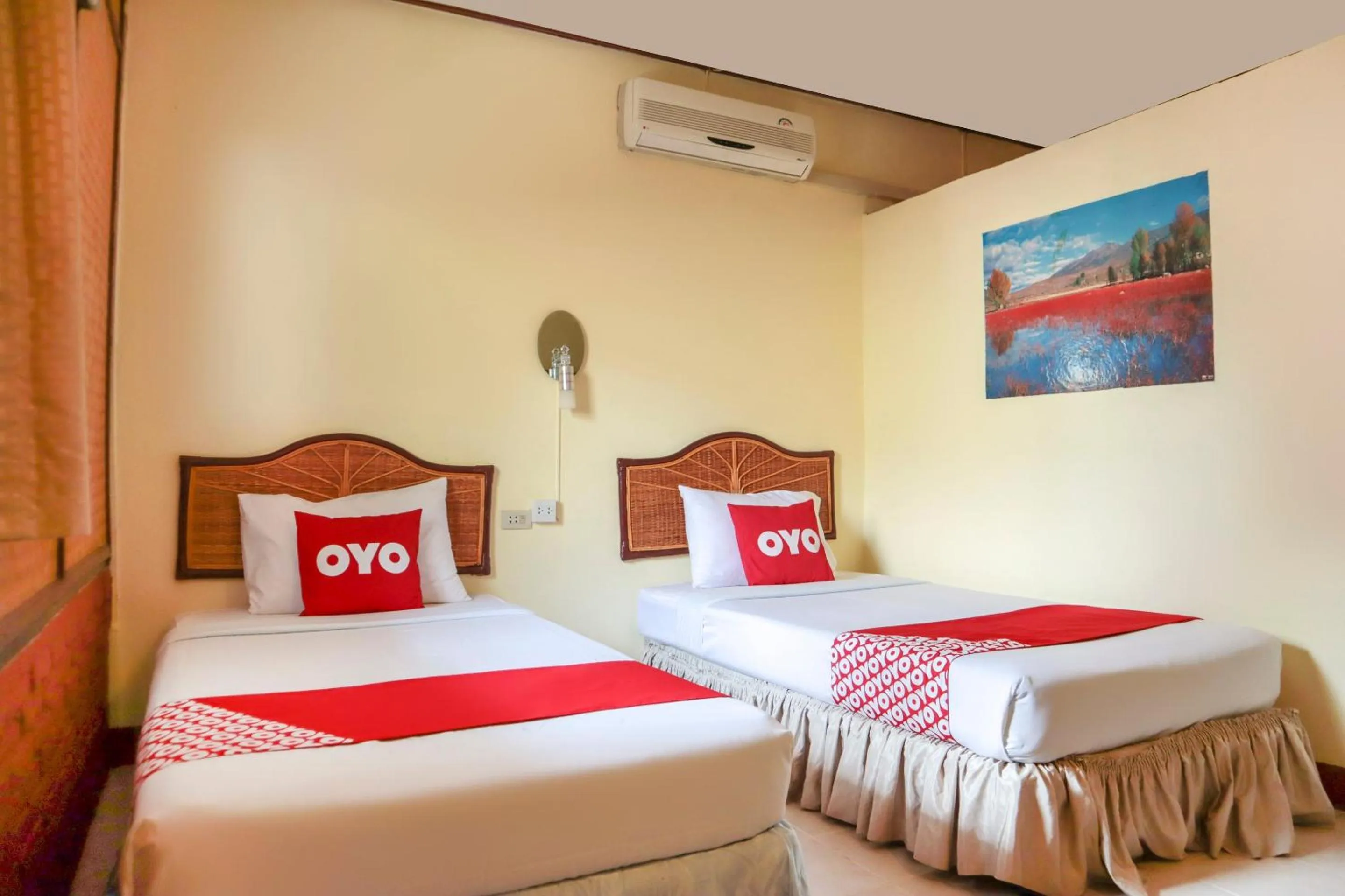 Bedroom in OYO 681 Paradise Hotel