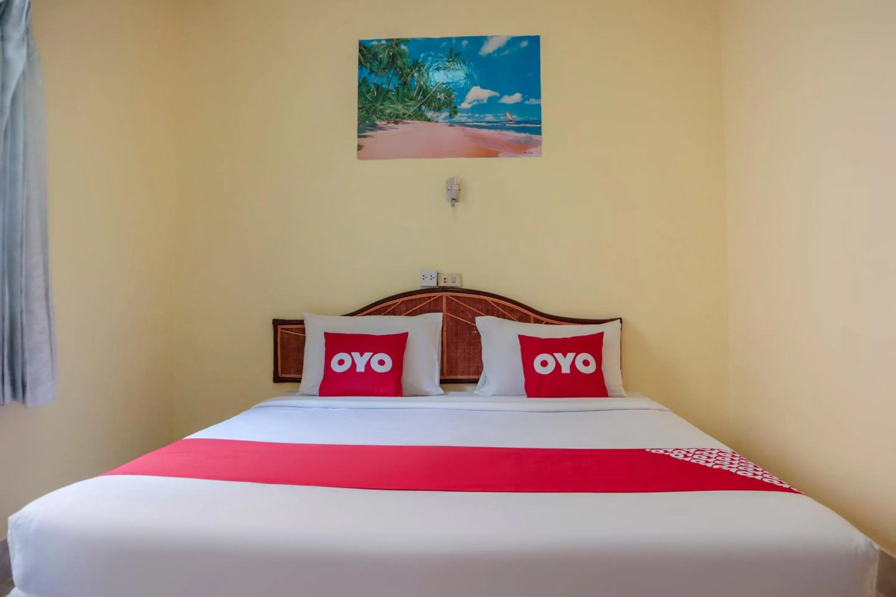 Bedroom in OYO 681 Paradise Hotel