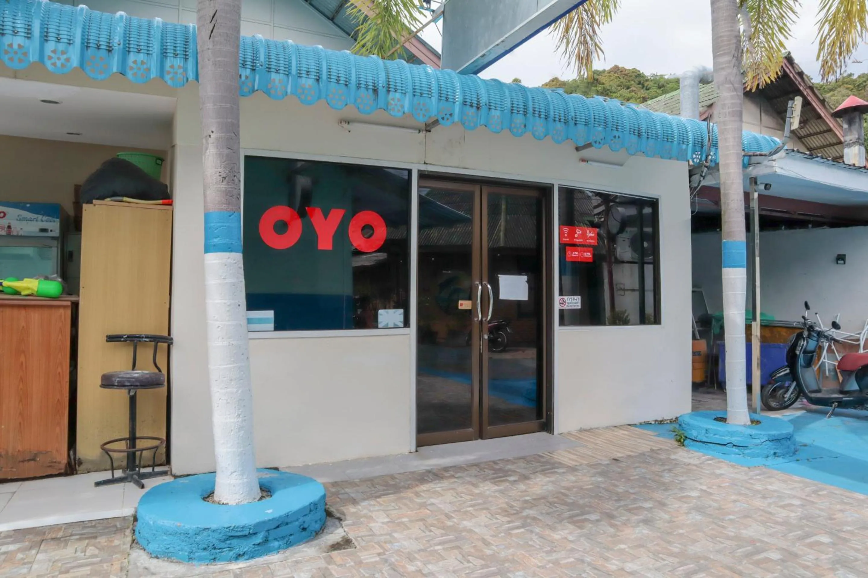 Facade/entrance in OYO 681 Paradise Hotel