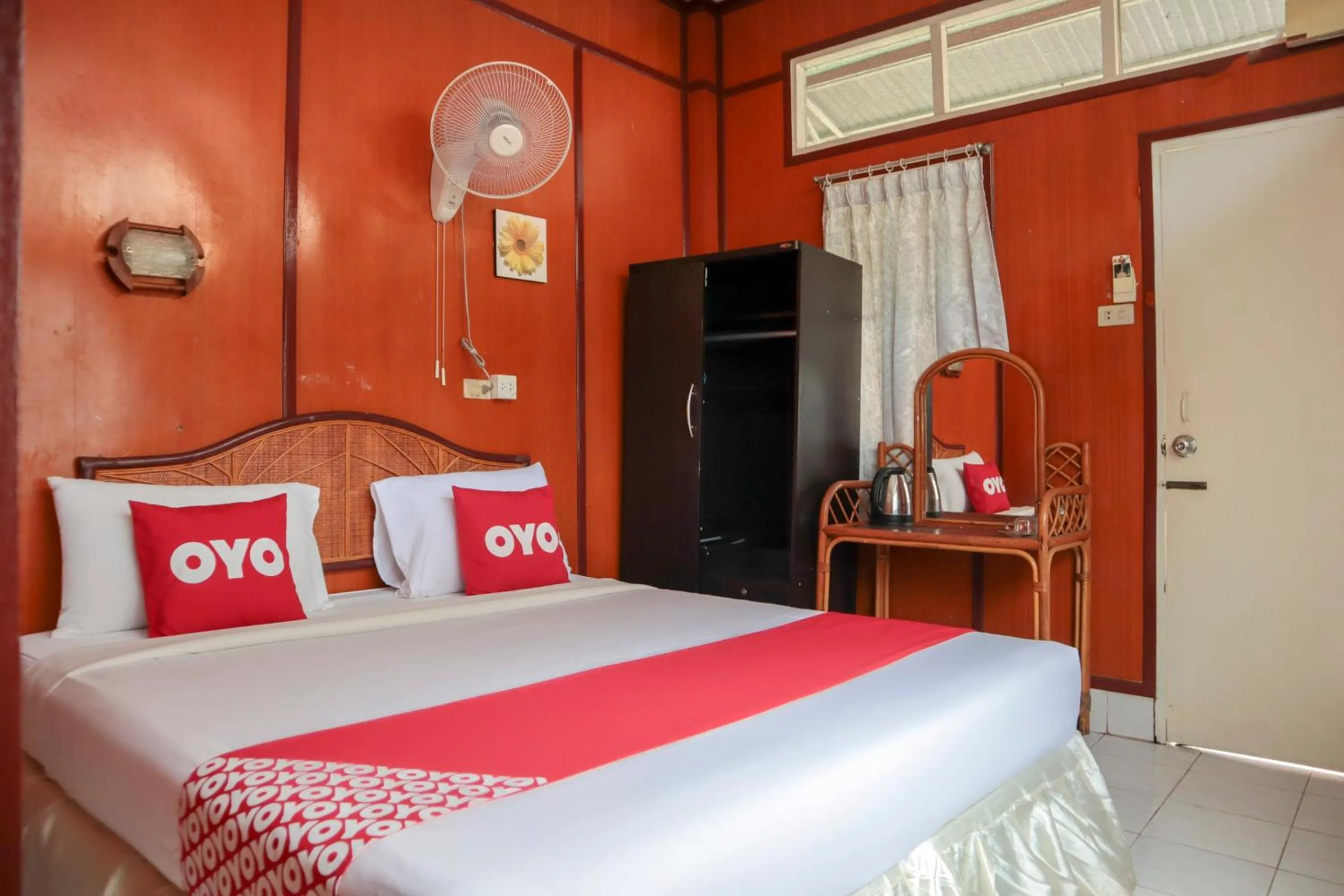 Bedroom in OYO 681 Paradise Hotel