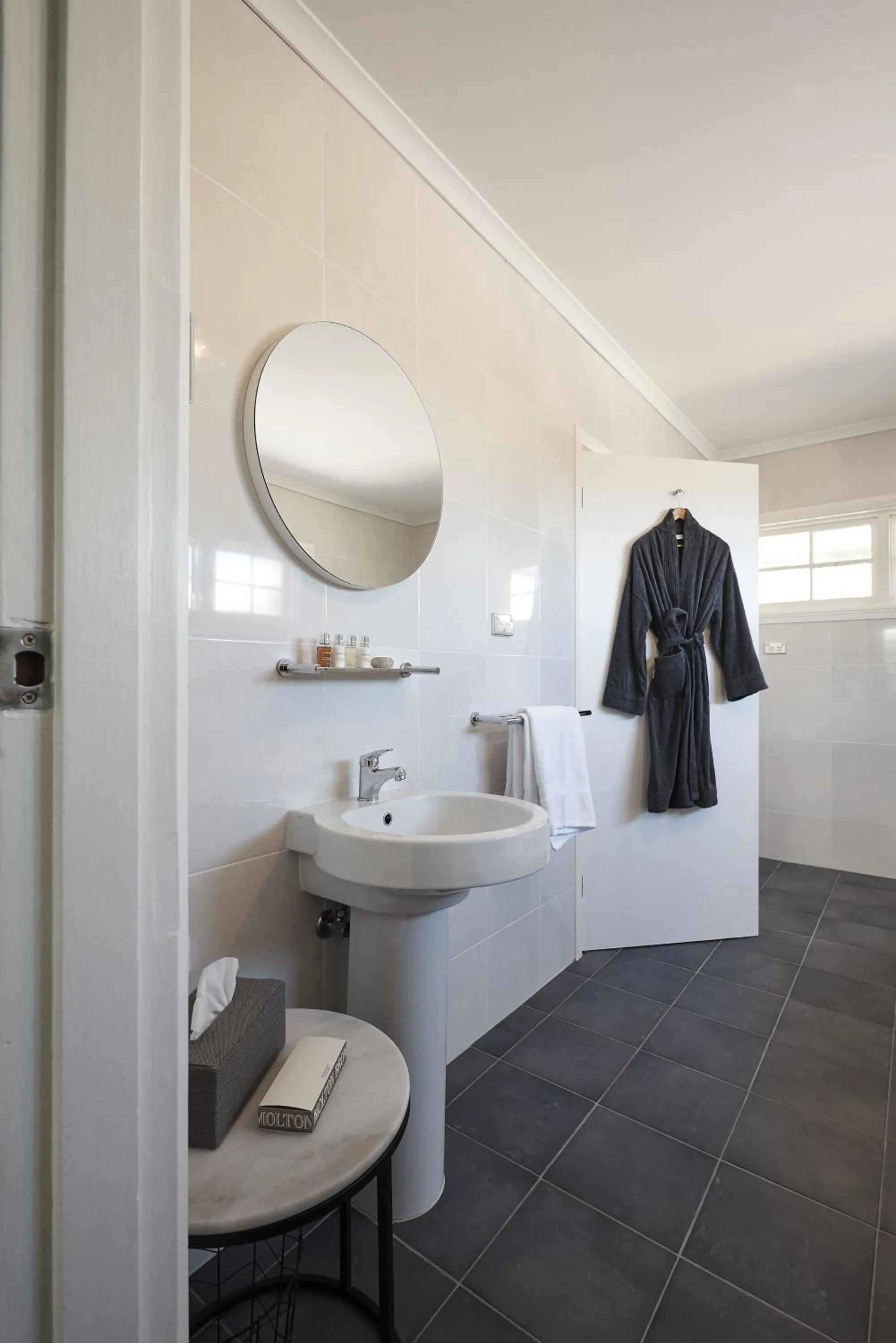 Bathroom in Tomfoolery Winemaker's Cottage Barossa Valley