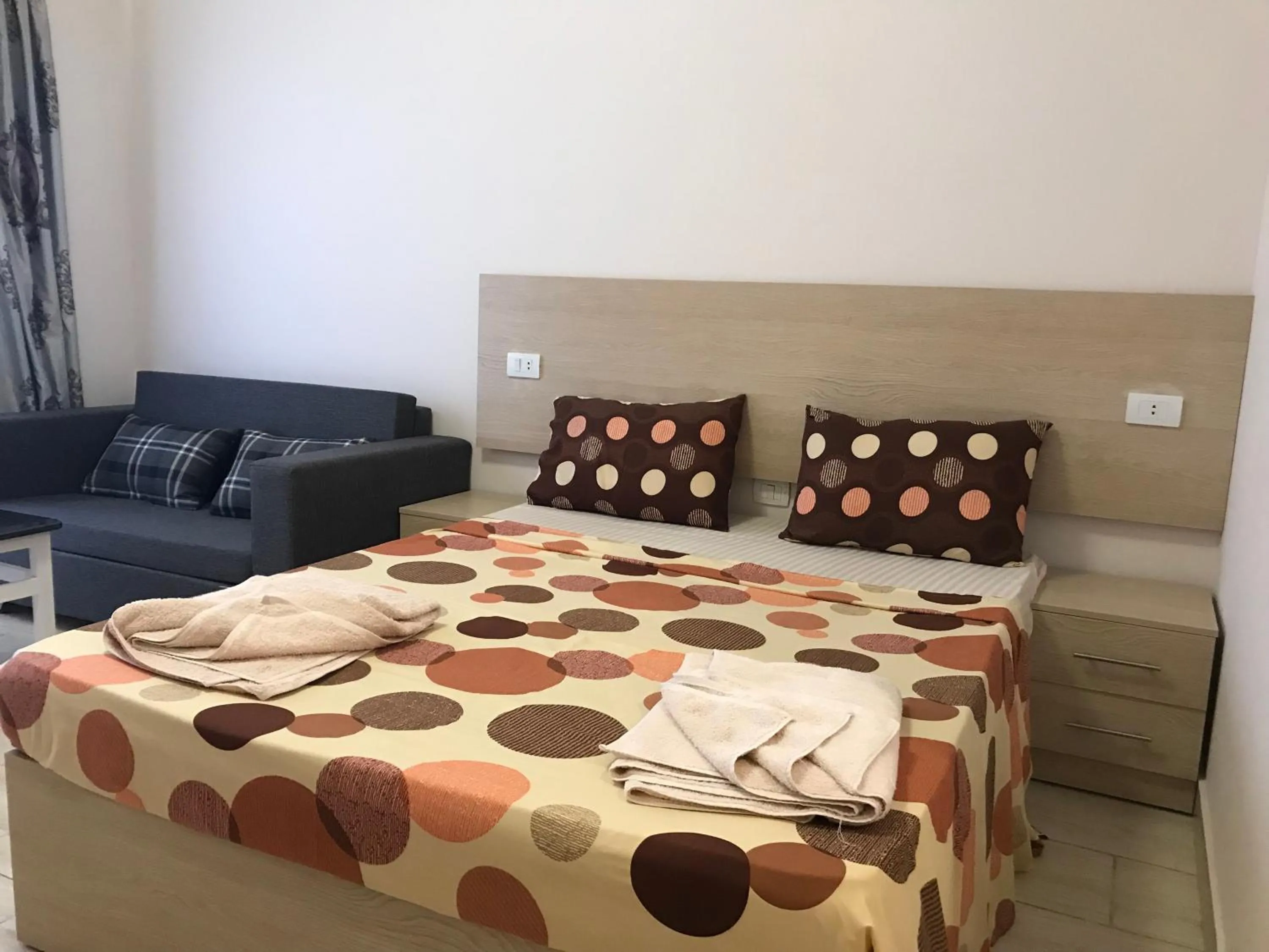 Bedroom, Bed in AlDau Heights Apartments