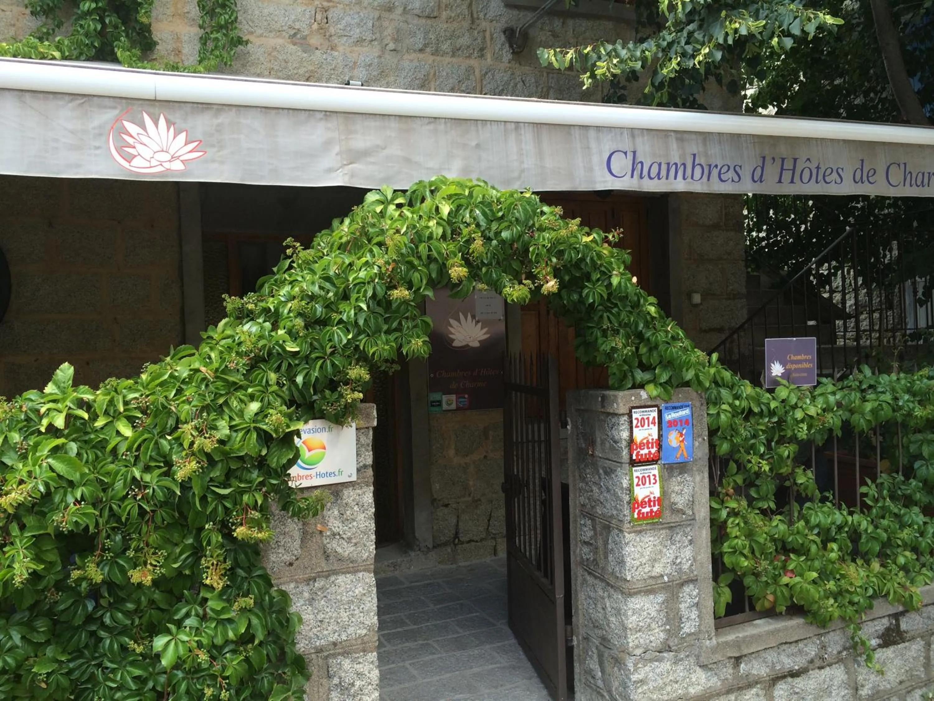 Property building in Aux Bords du Temps