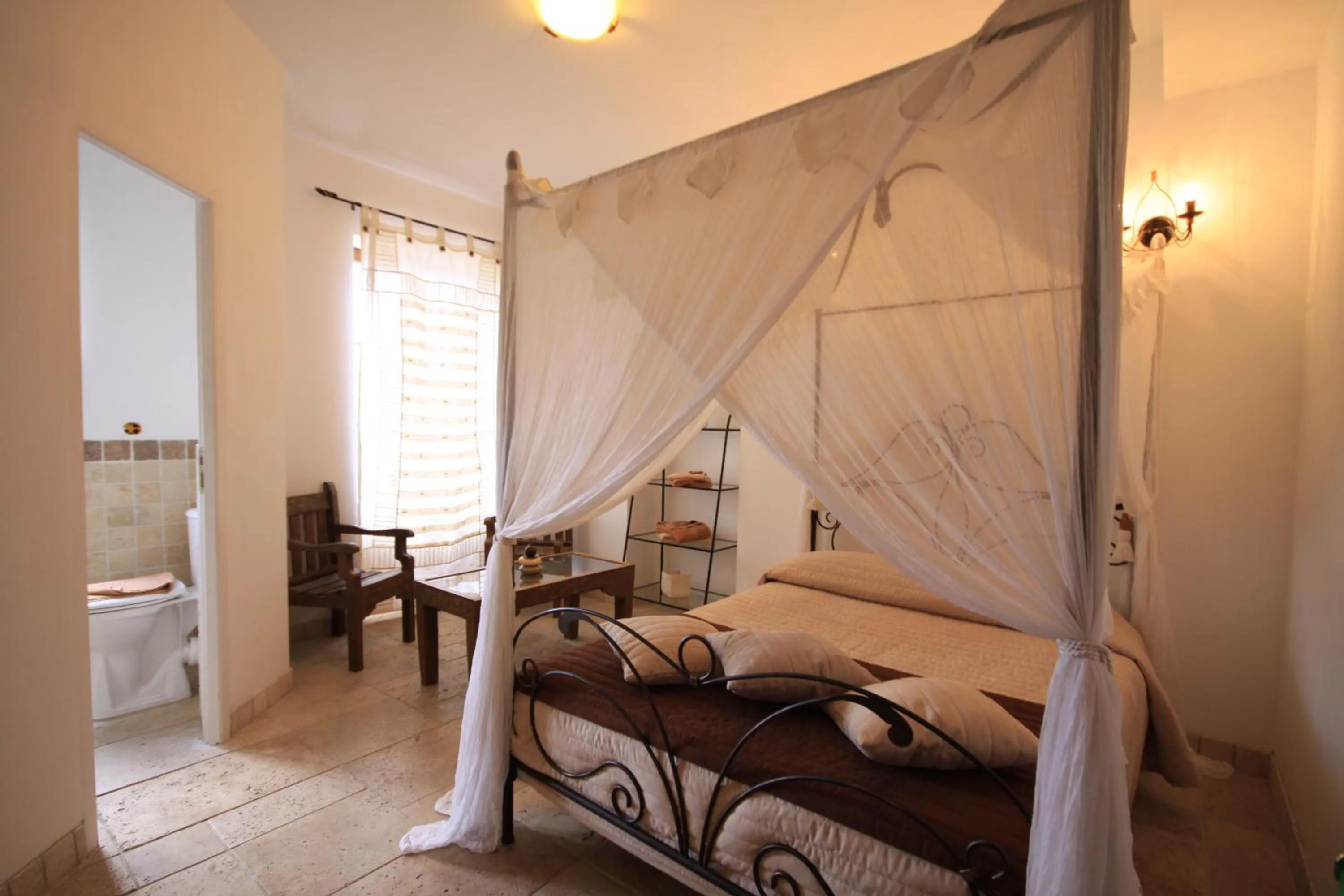Other, Bed in Aux Bords du Temps