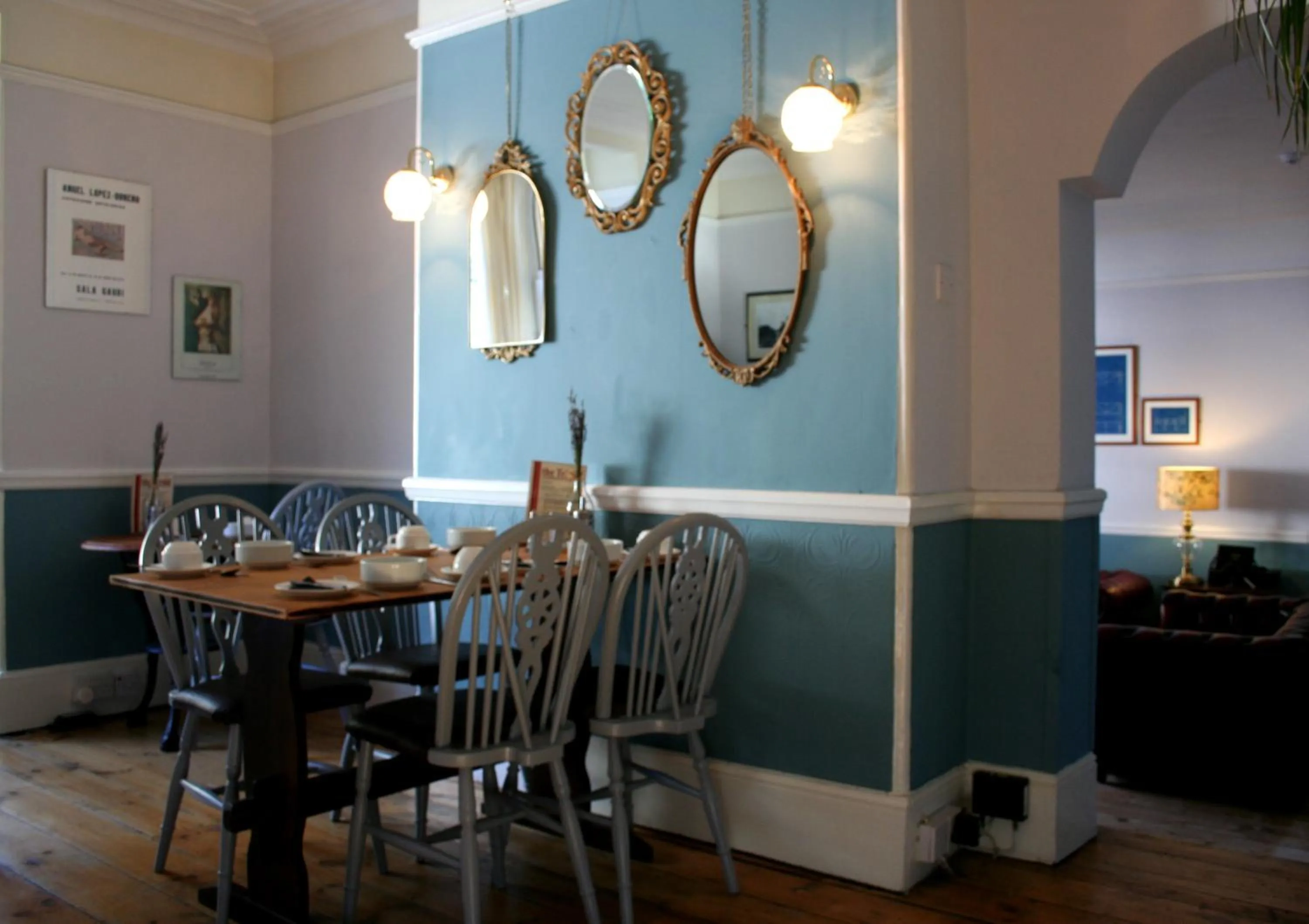 Restaurant/places to eat in The Telstar