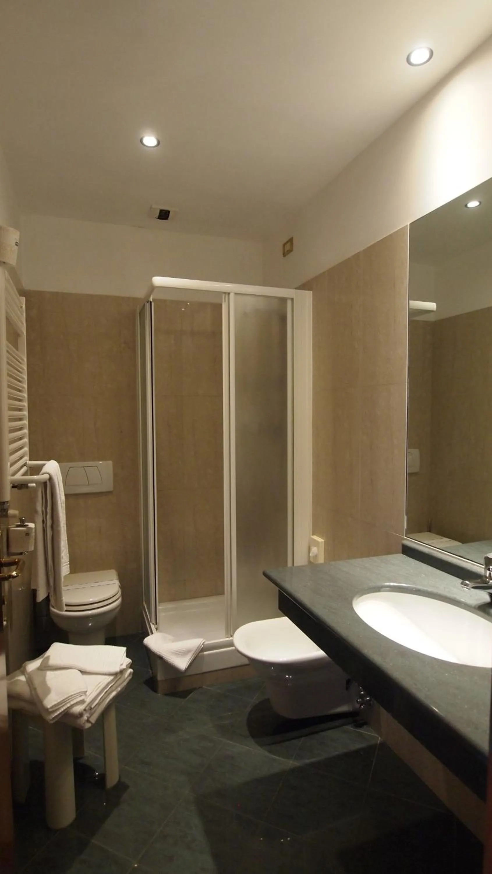 Bathroom in Piccolo Hotel