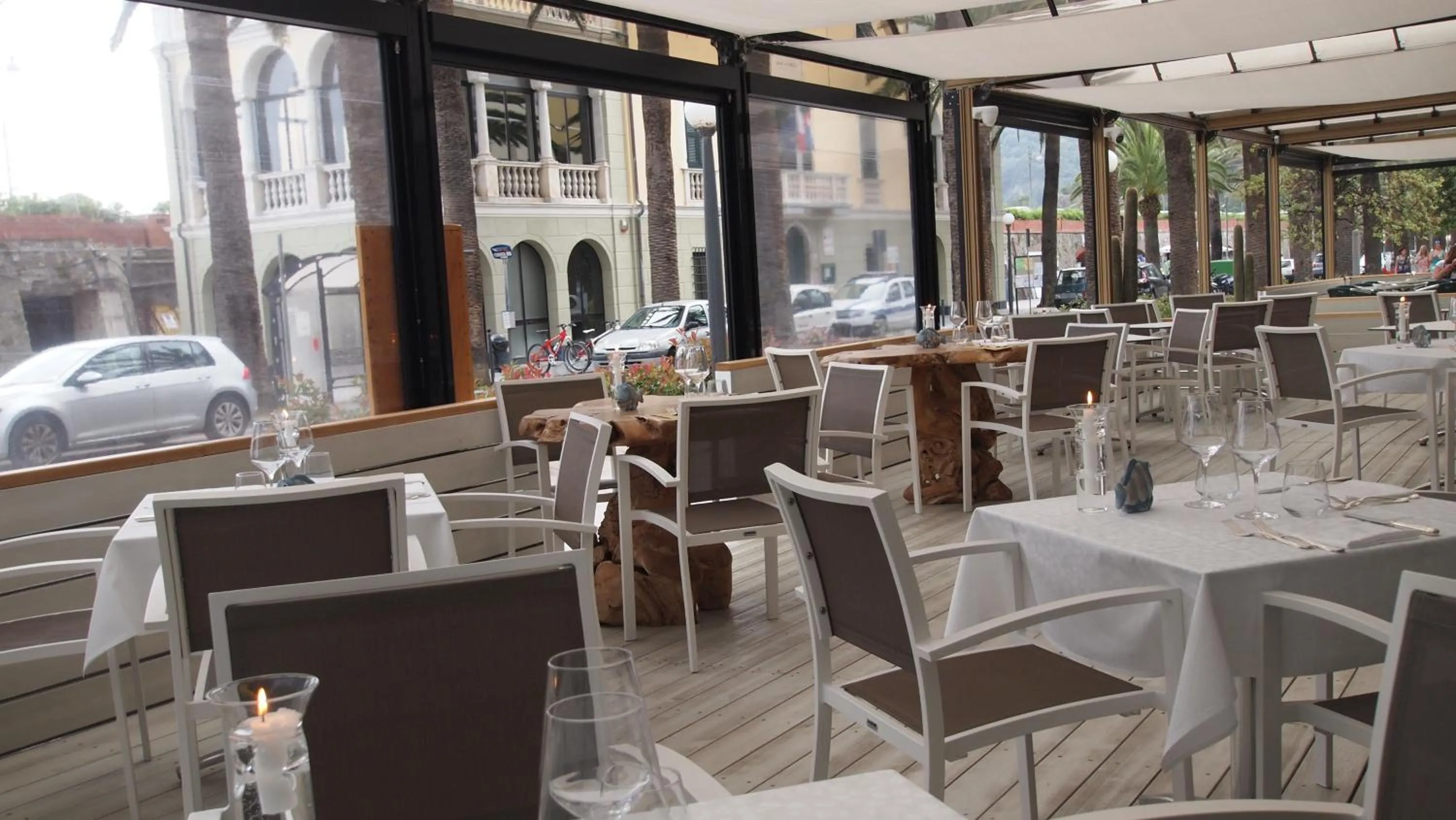 Restaurant/places to eat in Piccolo Hotel