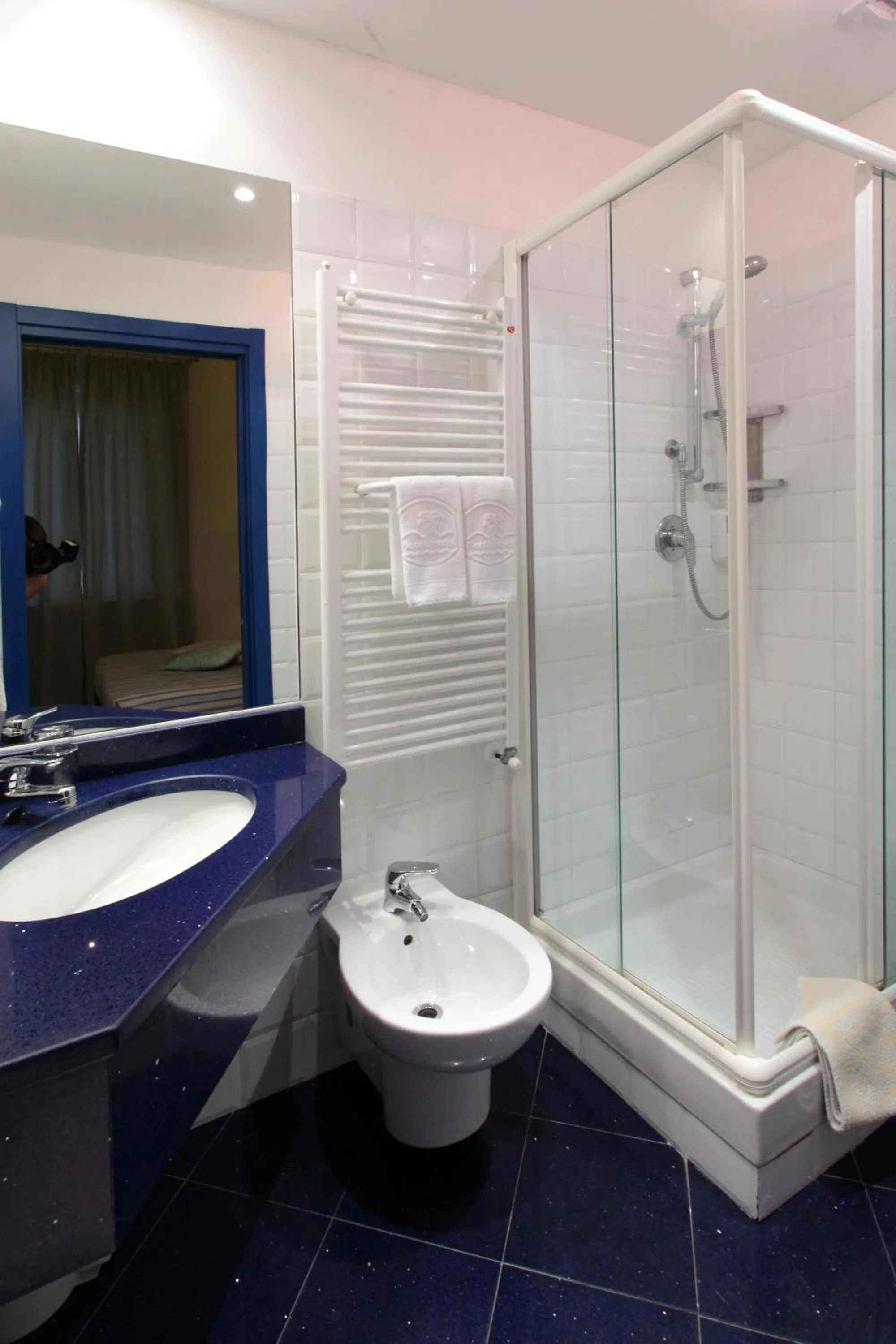 Bathroom in Piccolo Hotel