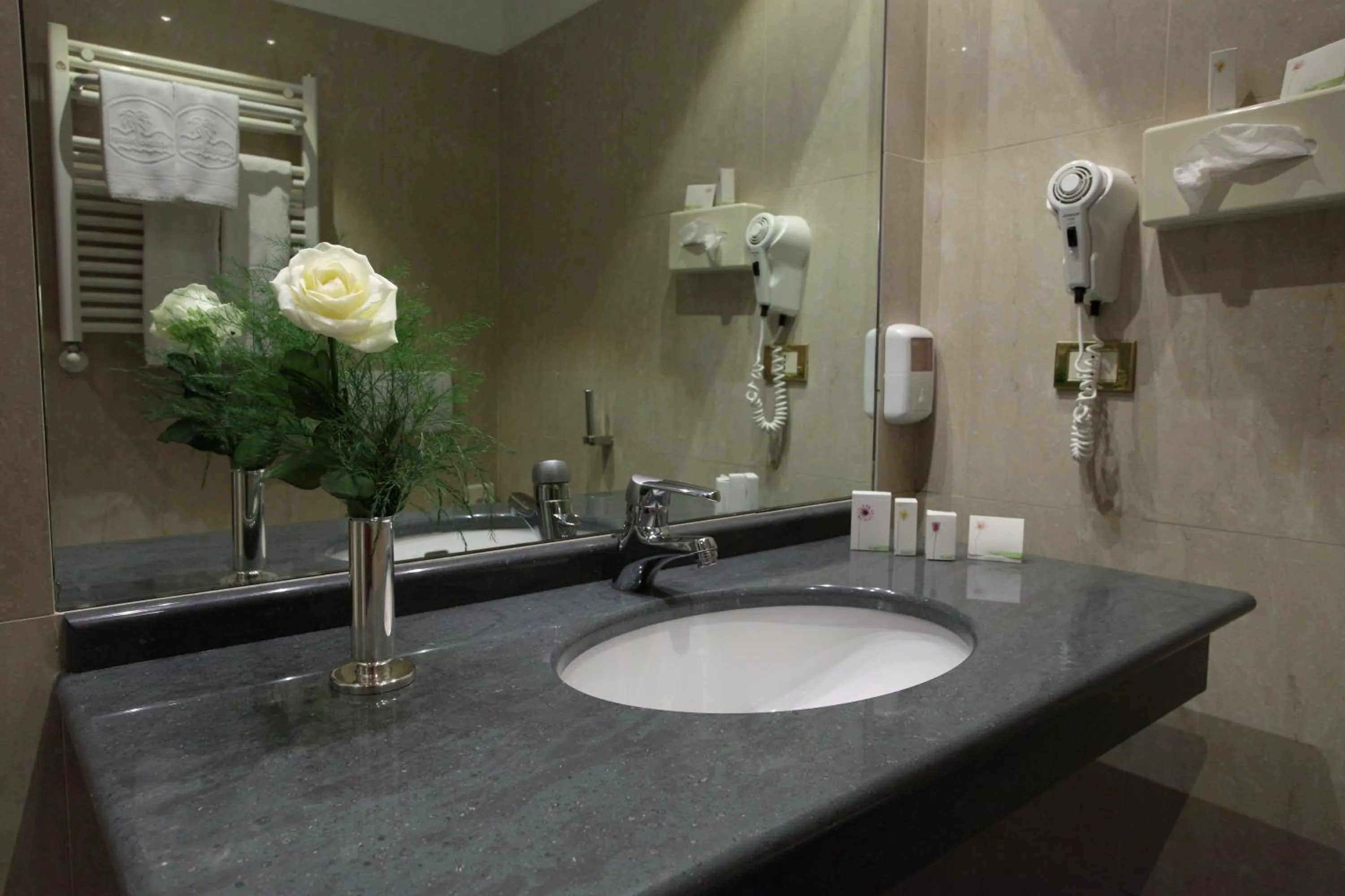 Bathroom in Piccolo Hotel