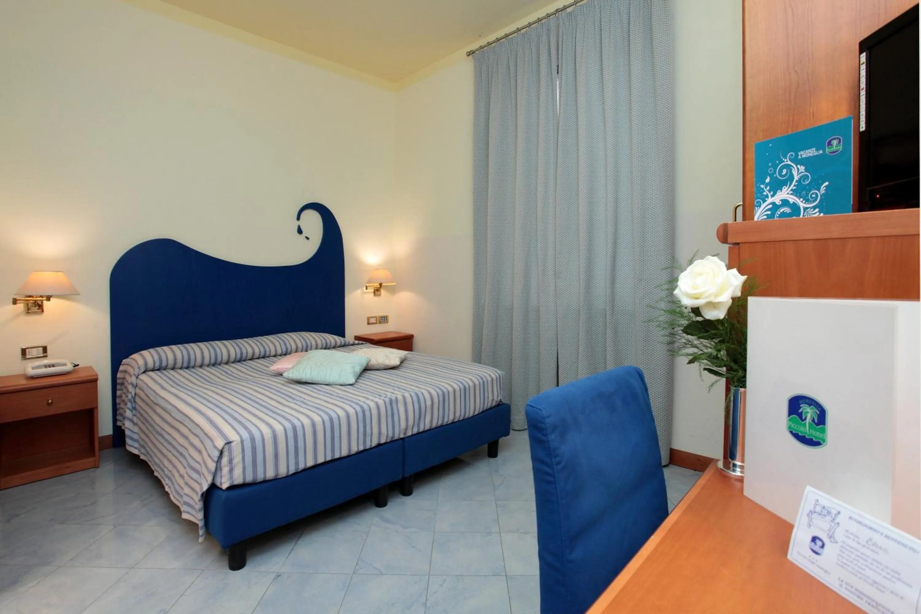 Photo of the whole room, Bed in Piccolo Hotel