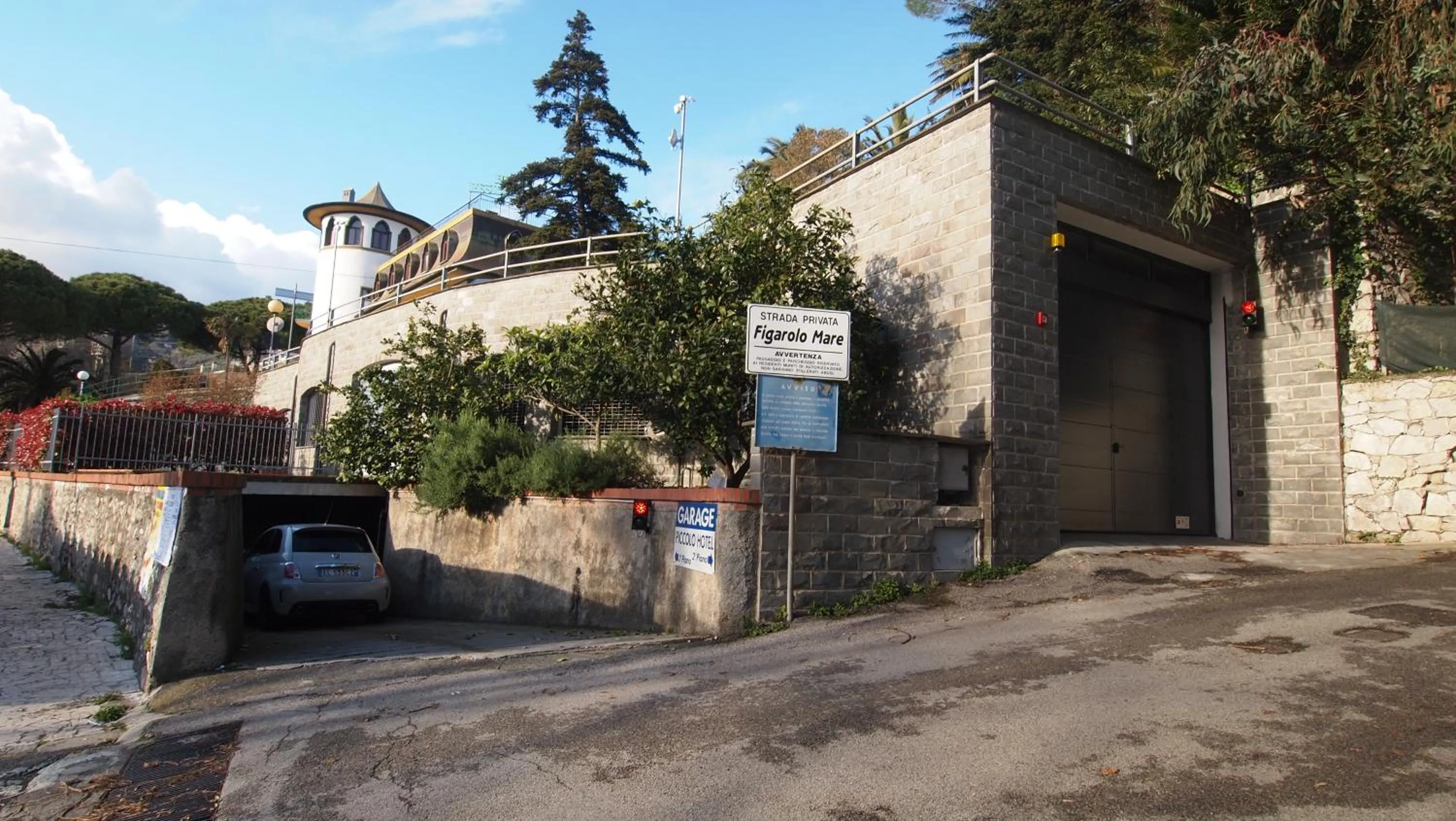 Area and facilities in Piccolo Hotel