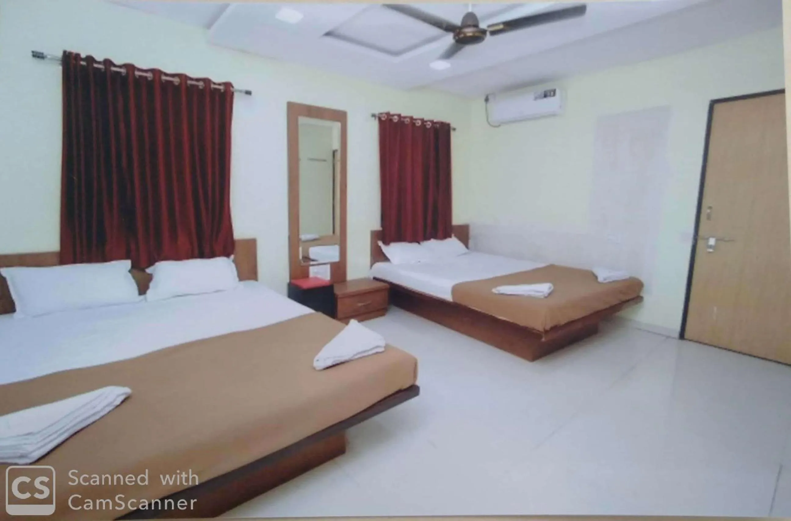 Family, Bed in Rajhuns Deluxe Lodging