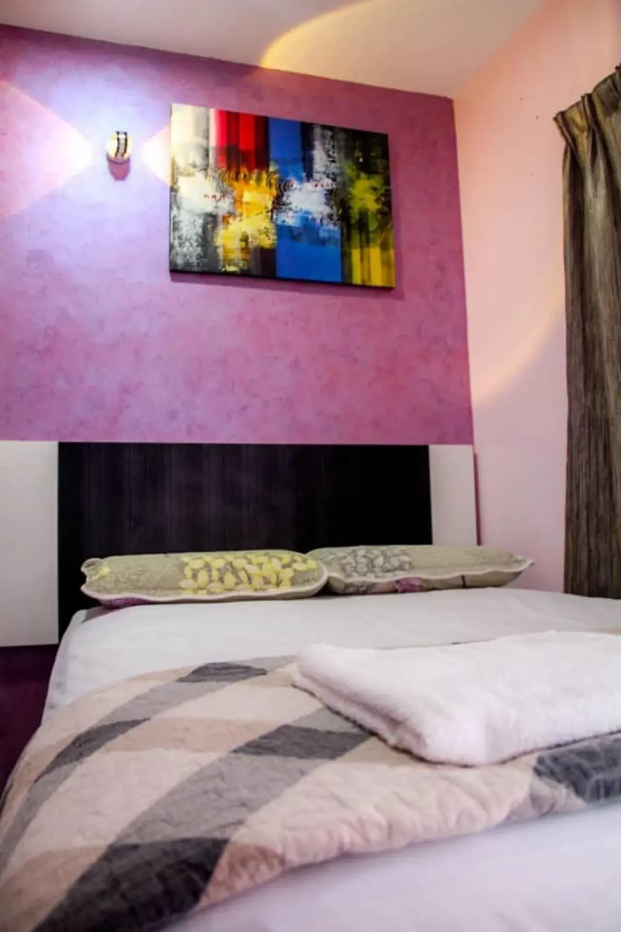 Bedroom, Bed in Hotel Sunsurya